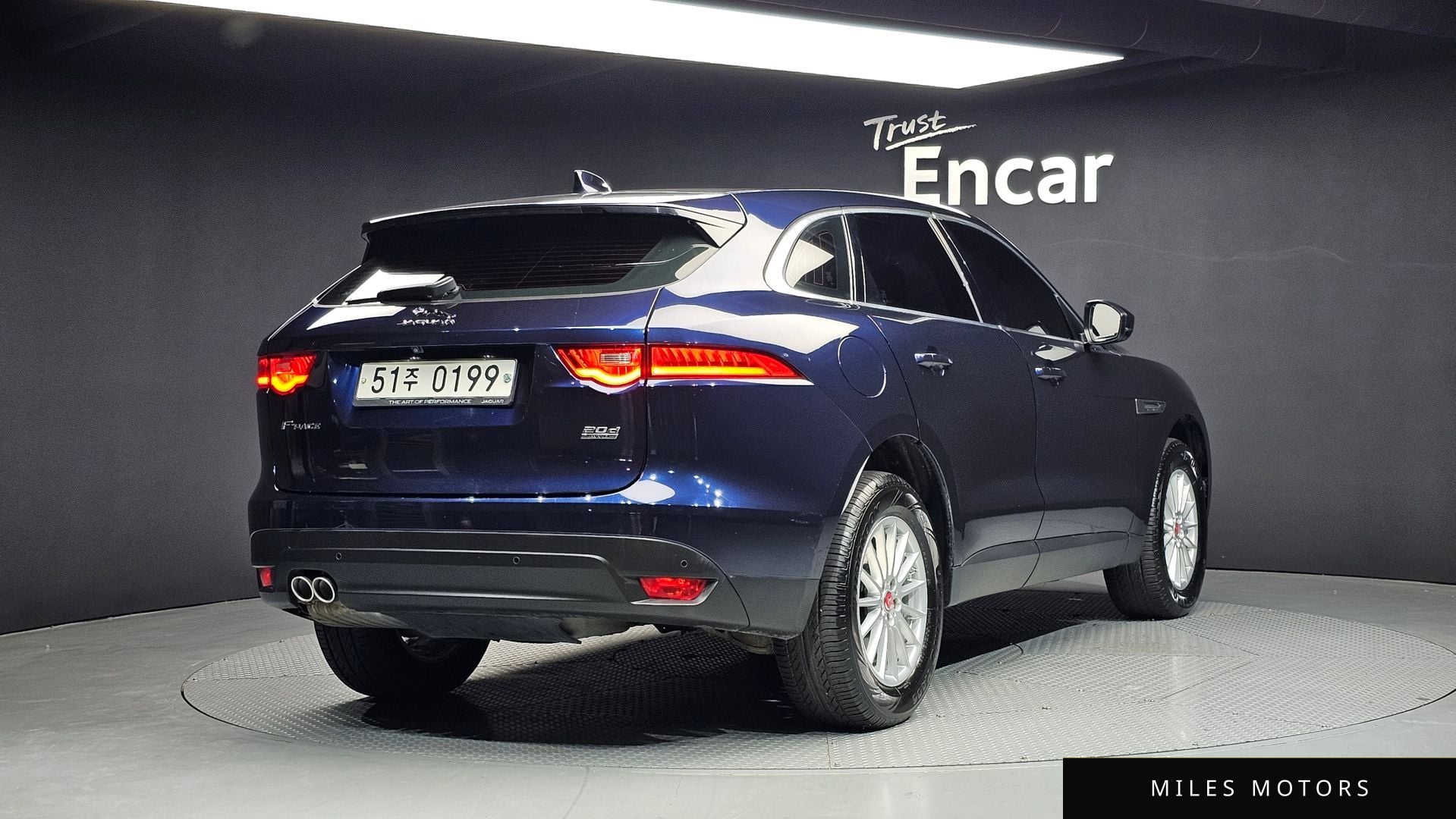 Jaguar F-PACE 2017 — миниатюра 2