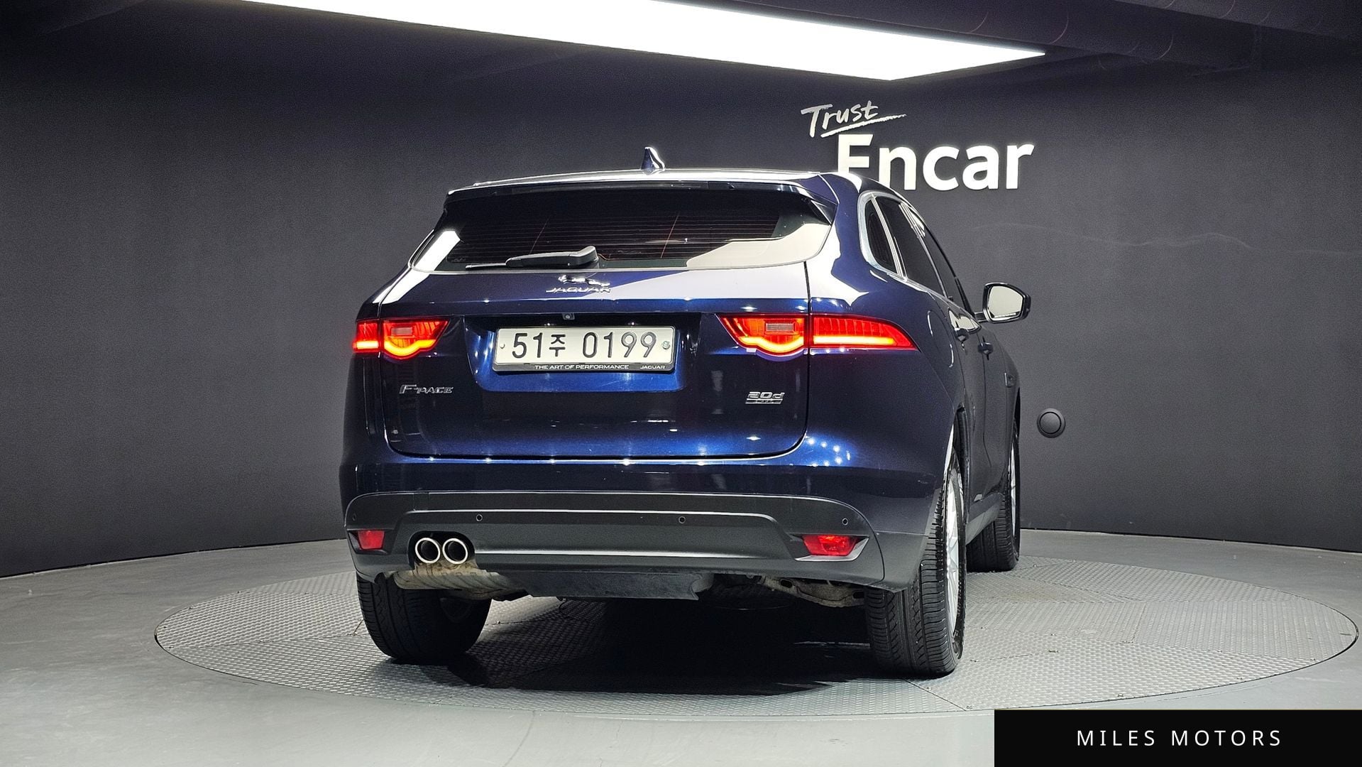 Jaguar F-PACE 2017 — миниатюра 4