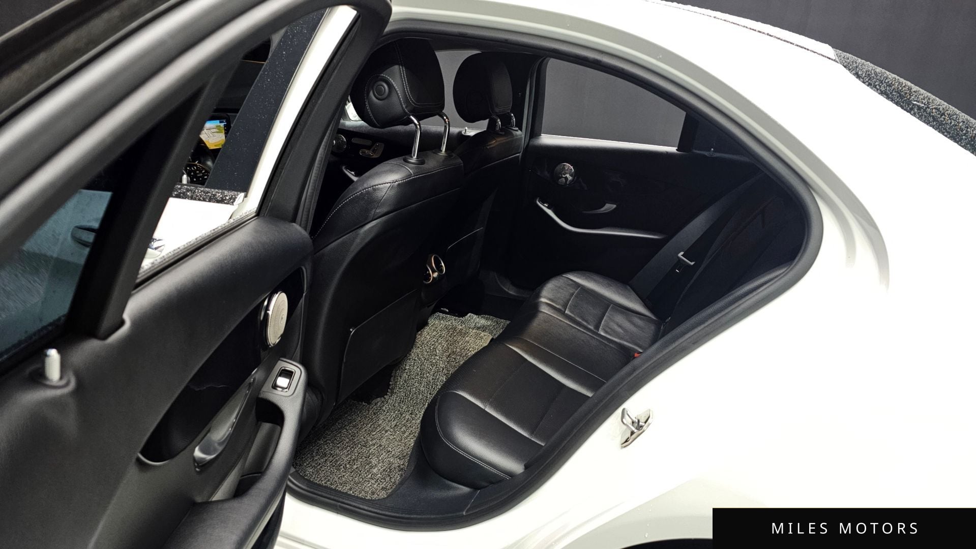 Mercedes-Benz C-Class W205 2019 — миниатюра 11