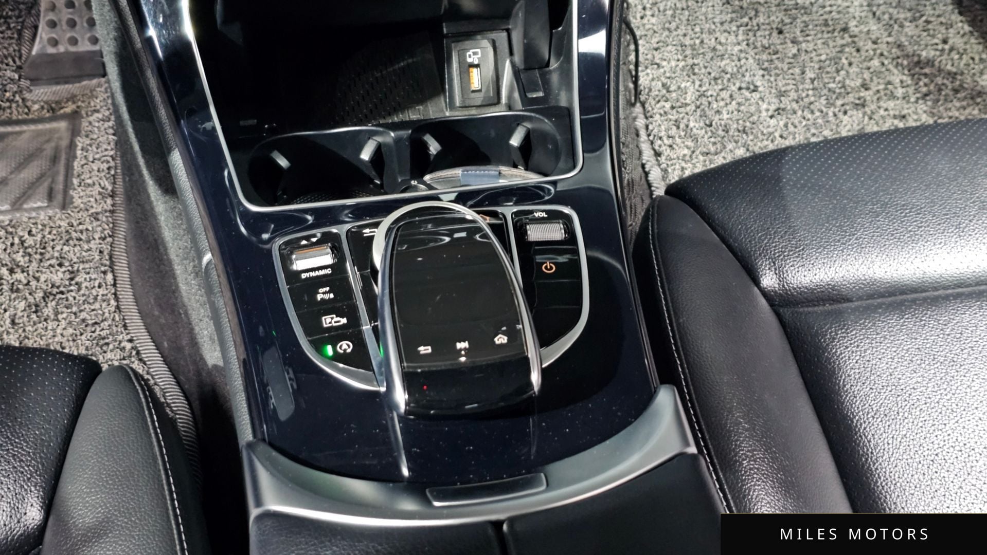 Mercedes-Benz C-Class W205 2019 — миниатюра 18