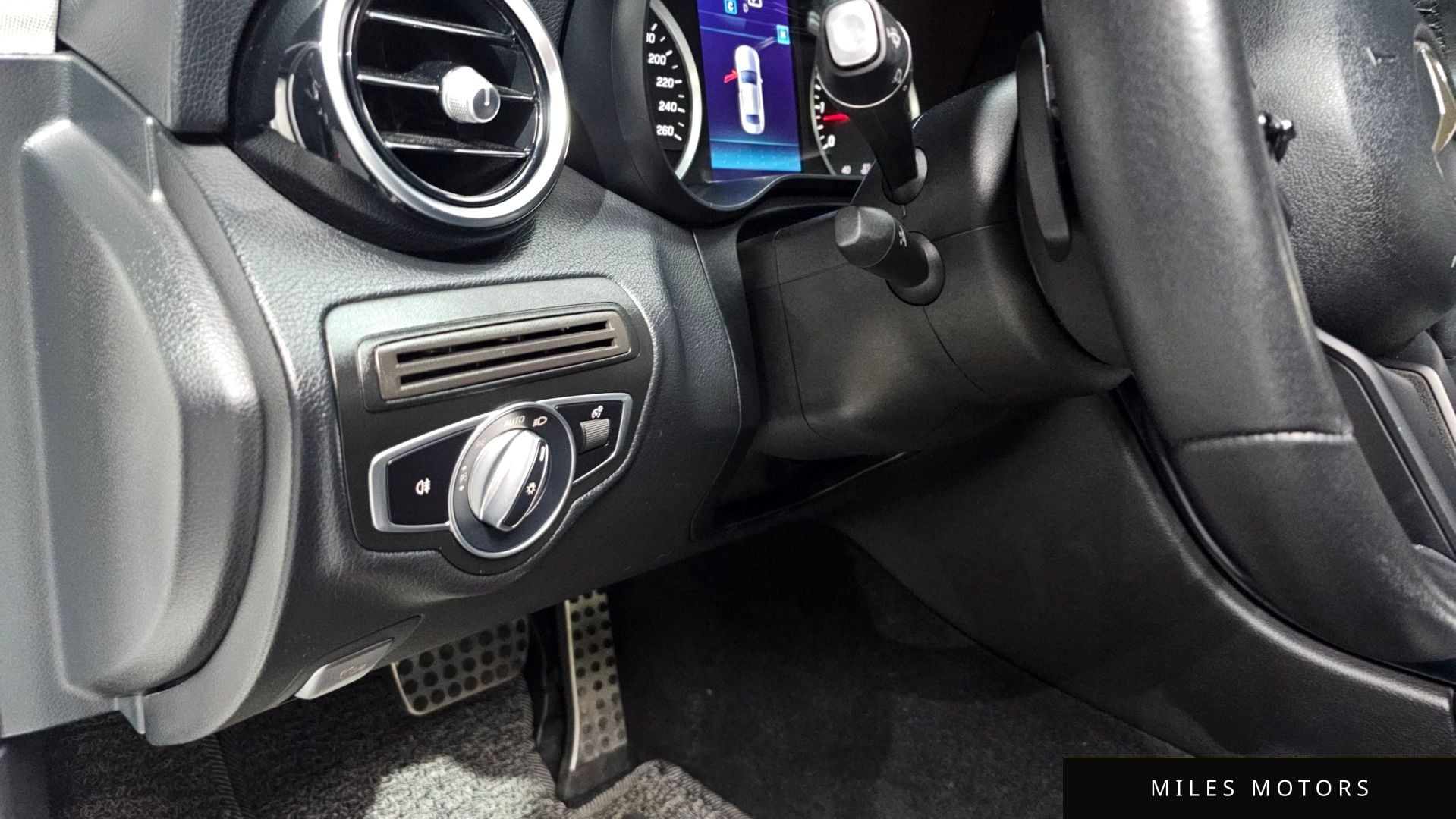 Mercedes-Benz C-Class W205 2019 — миниатюра 19