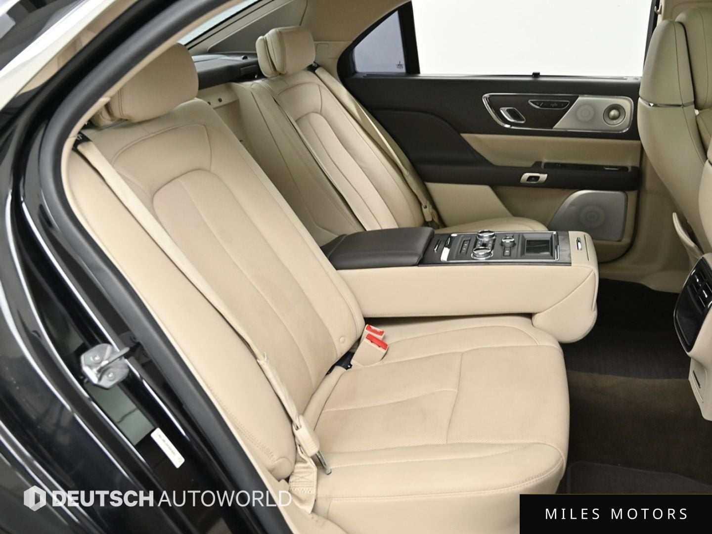Lincoln Continental 2019 — миниатюра 12