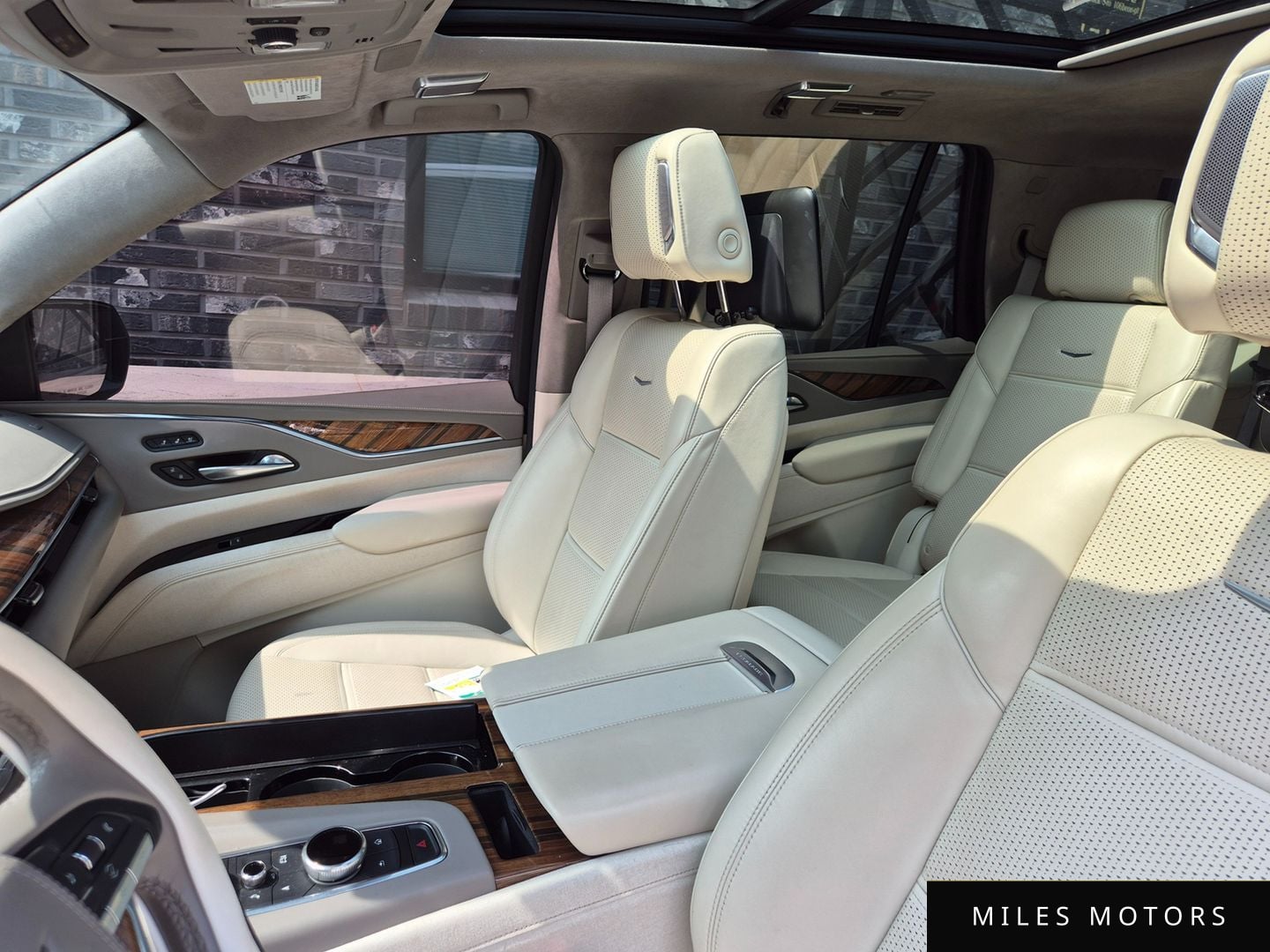 Cadillac Escalade 2021 — миниатюра 11