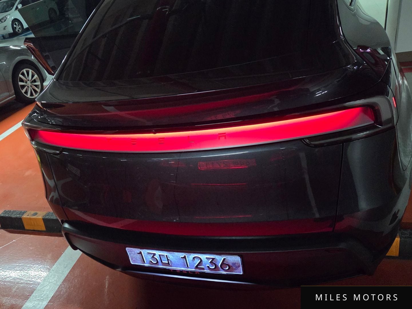 Tesla Model Y 2025 — миниатюра 2