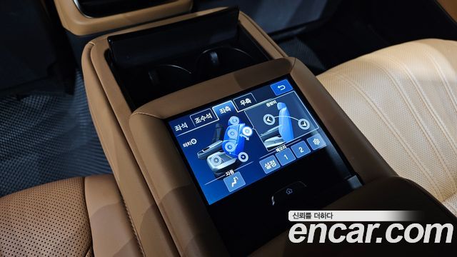 Лексус LS500h 2023 — миниатюра 18