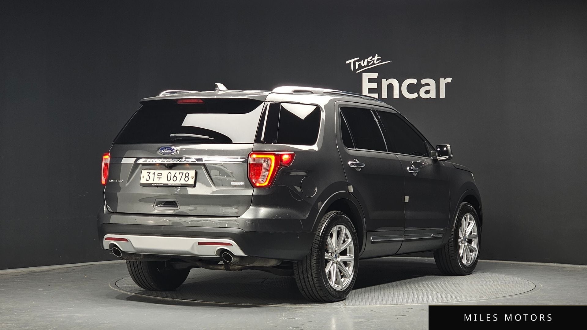 Ford Explorer 2016 — миниатюра 2