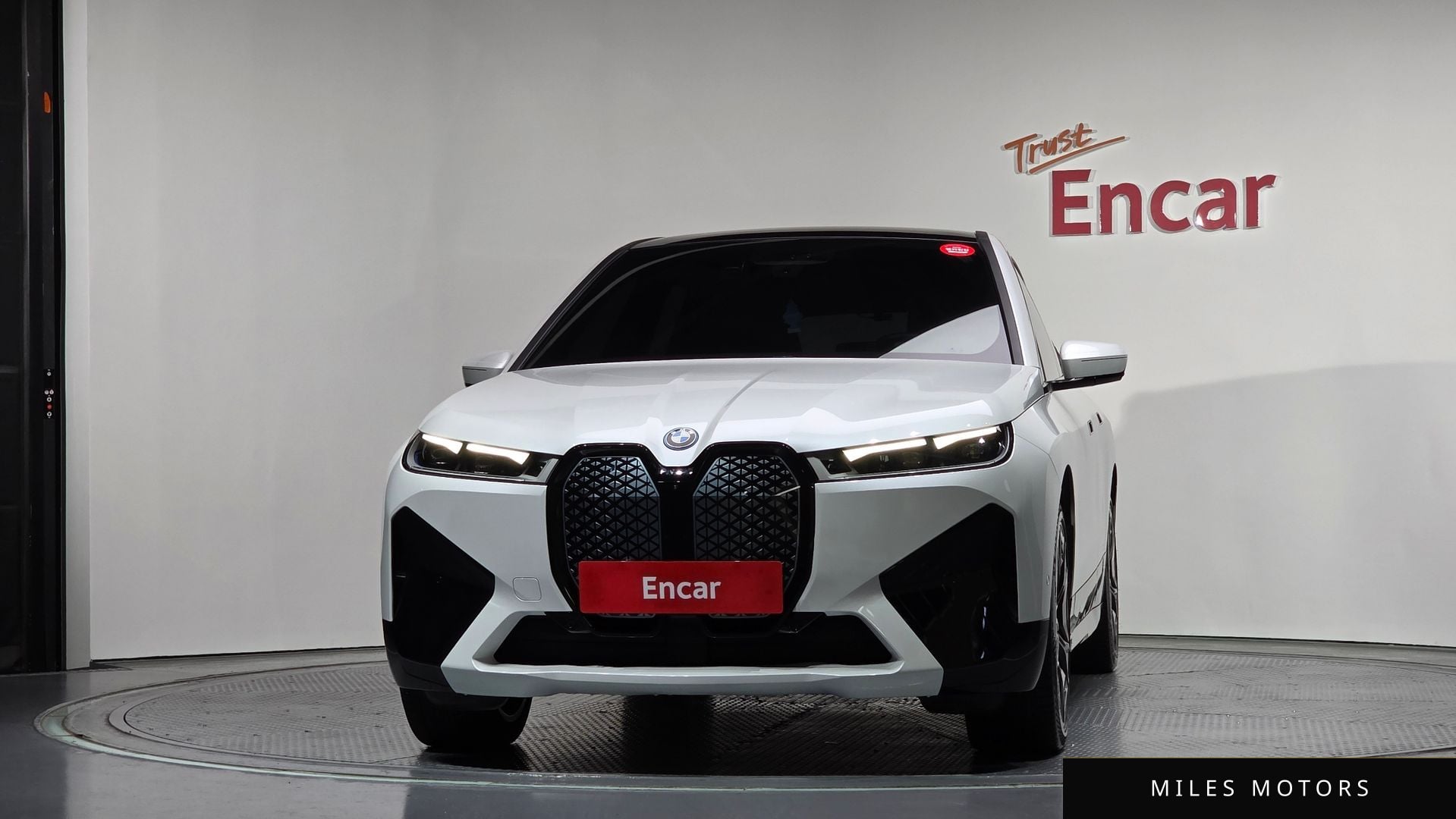 BMW iX 2022 — миниатюра 3
