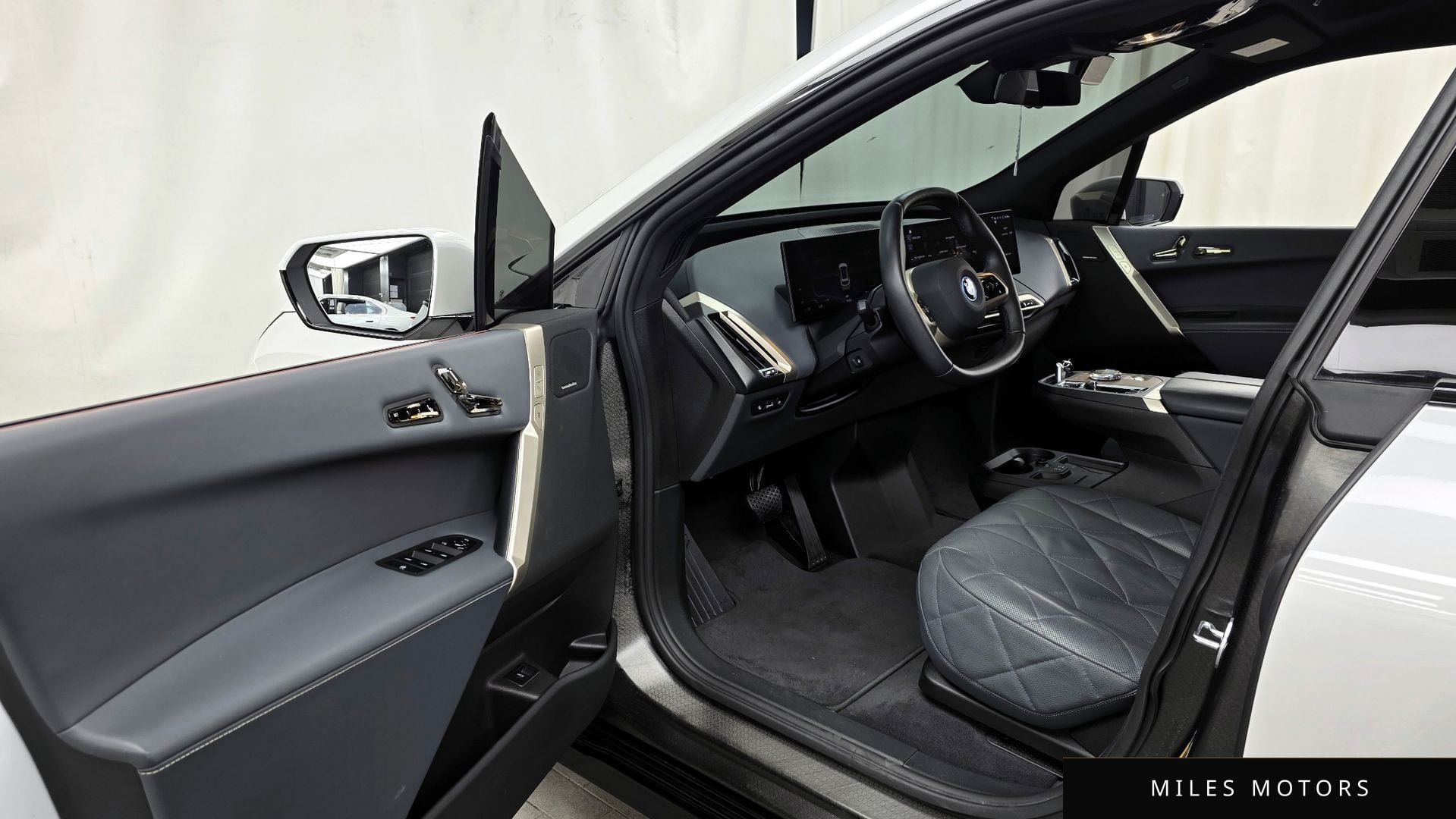 BMW iX 2022 — миниатюра 10