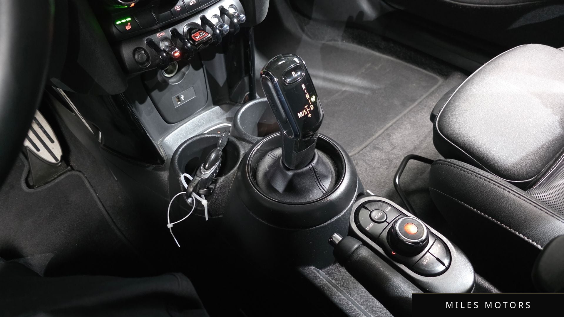 MINI Cooper 2023 — миниатюра 9