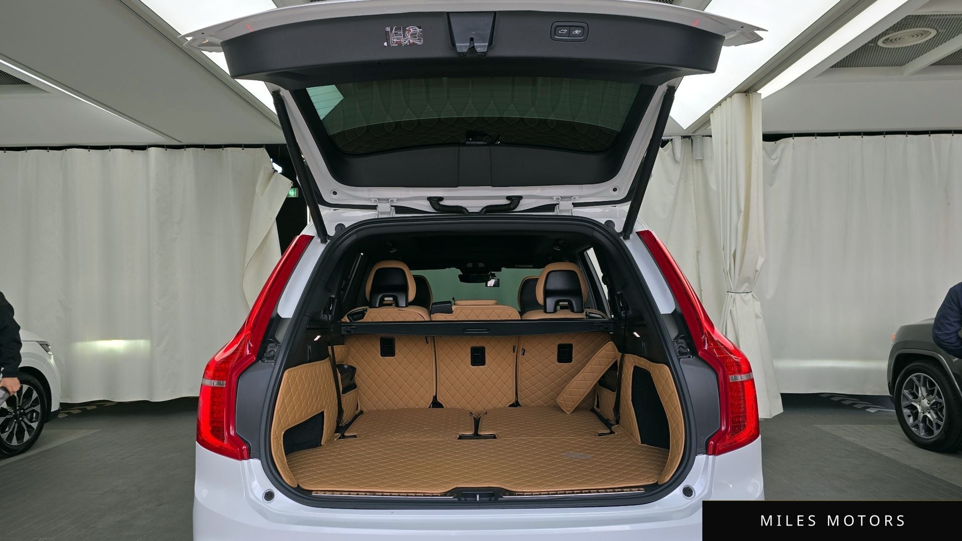 Volvo XC90 2023 — миниатюра 20