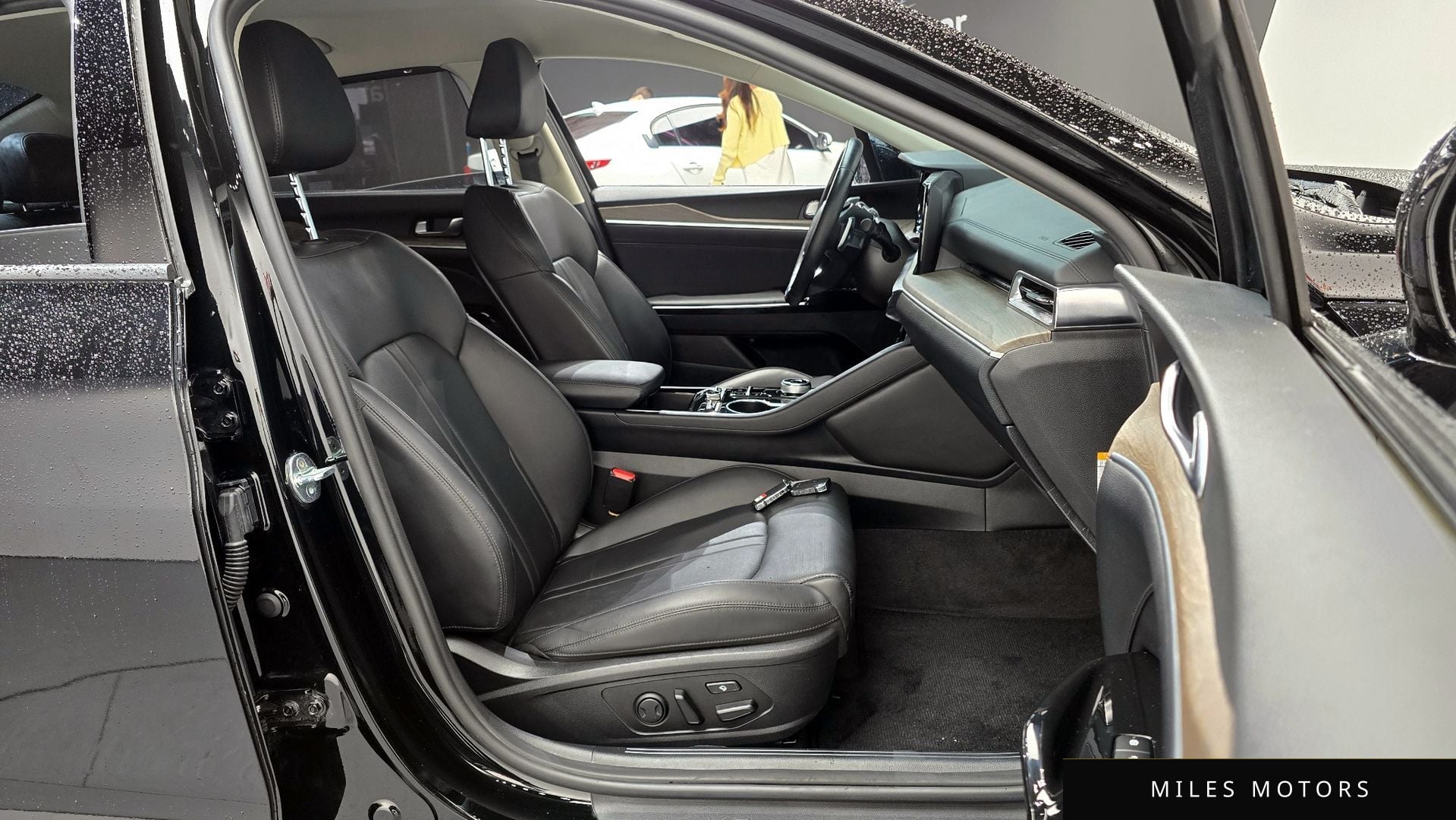 Kia K5 하이브리드 2023 — миниатюра 10