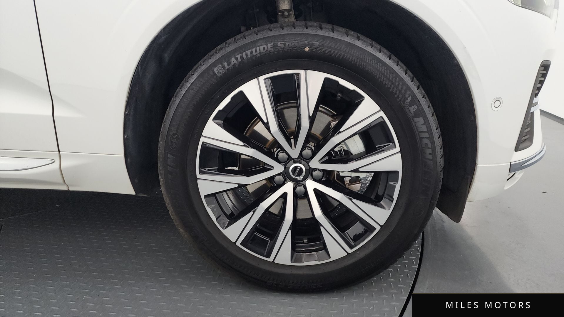 Volvo XC60 2023 — миниатюра 5