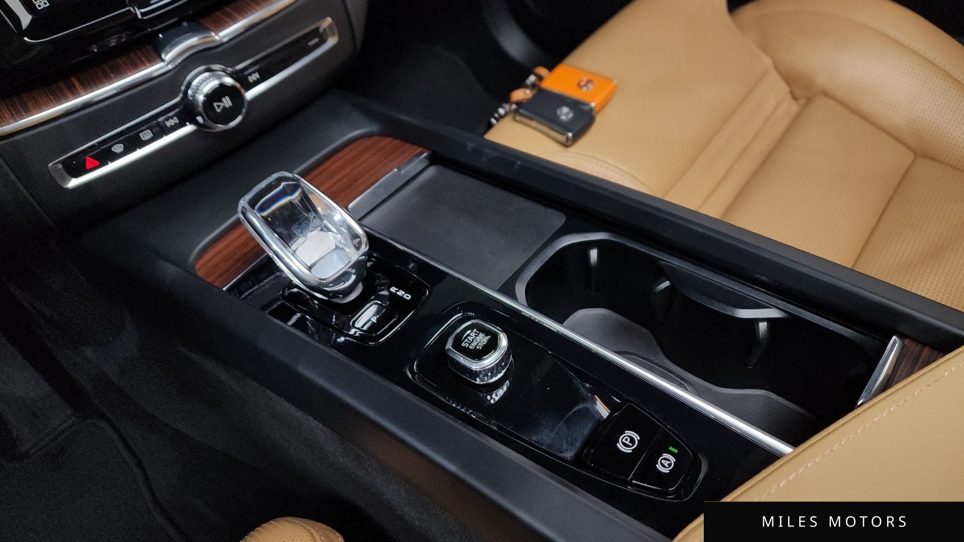 Volvo XC60 2023 — миниатюра 9