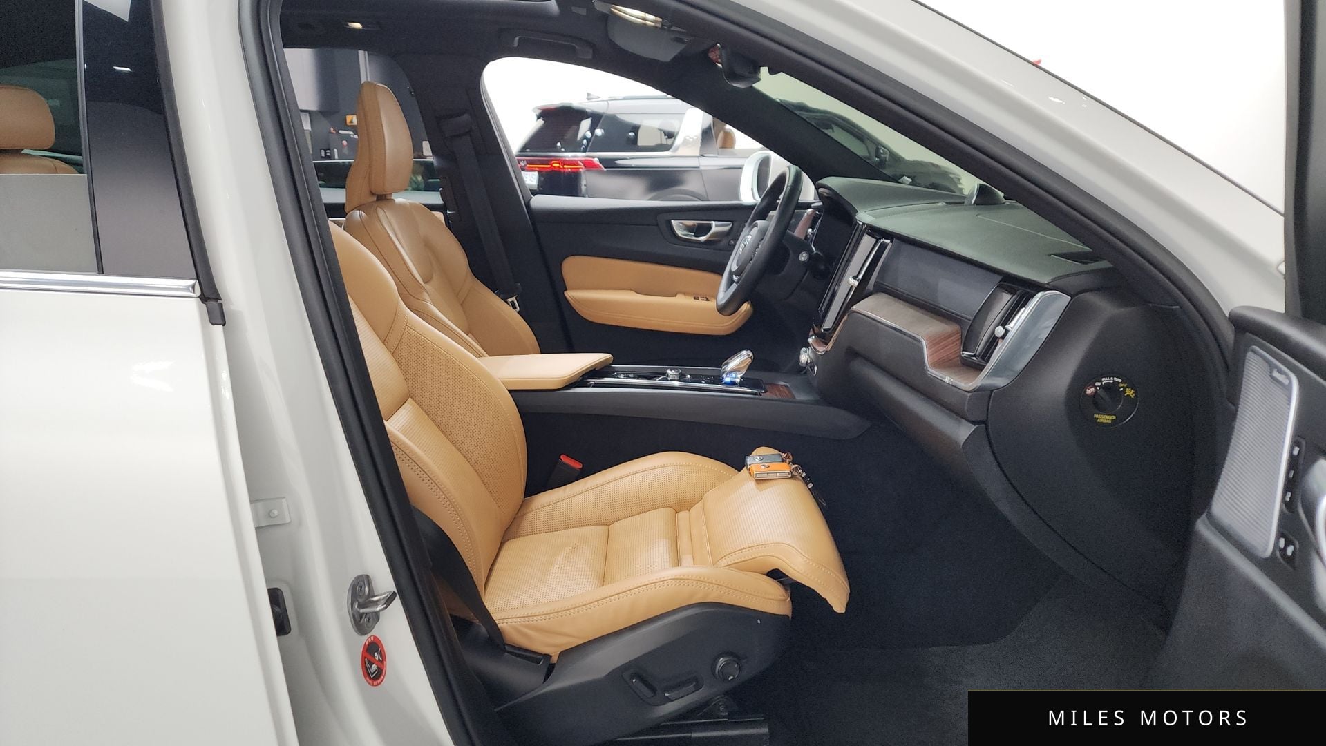 Volvo XC60 2023 — миниатюра 11
