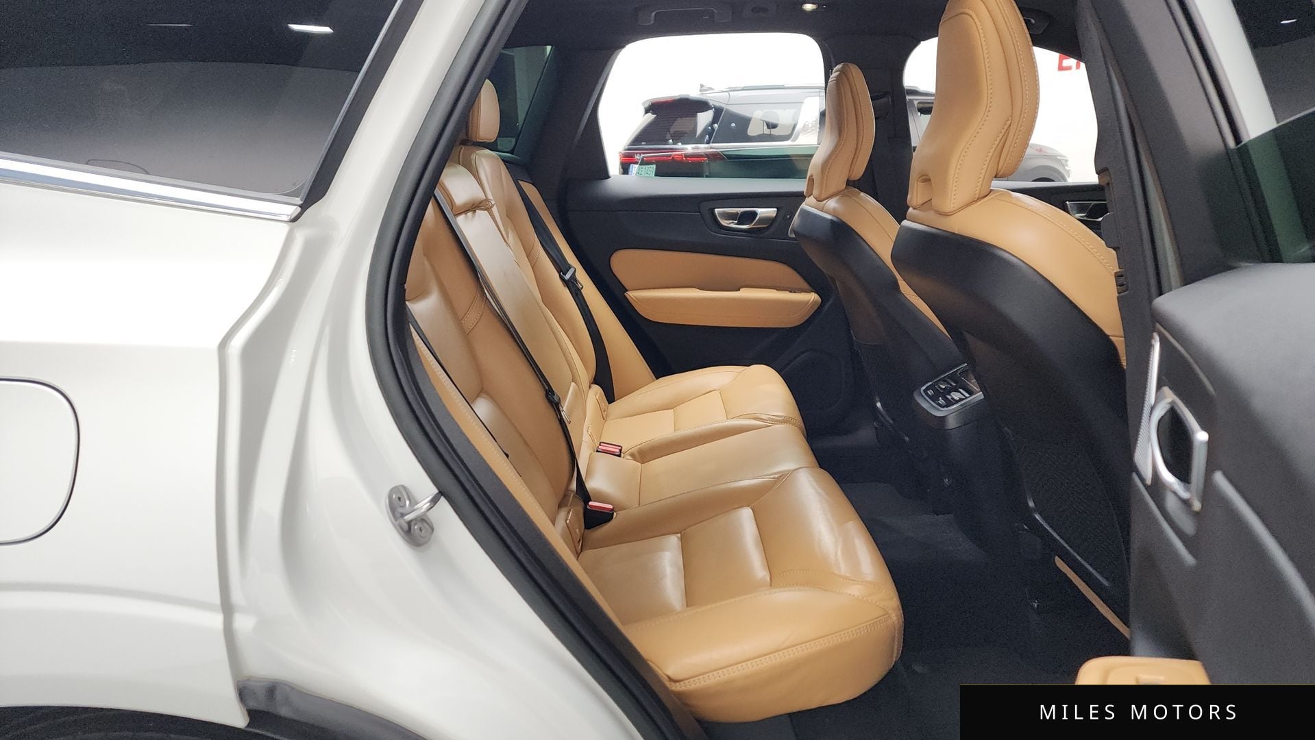 Volvo XC60 2023 — миниатюра 12