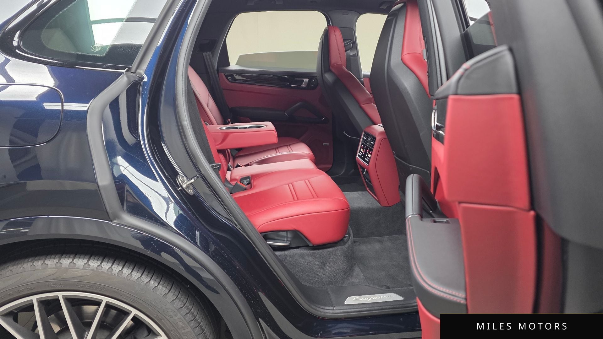 Porsche Cayenne 2021 — миниатюра 12