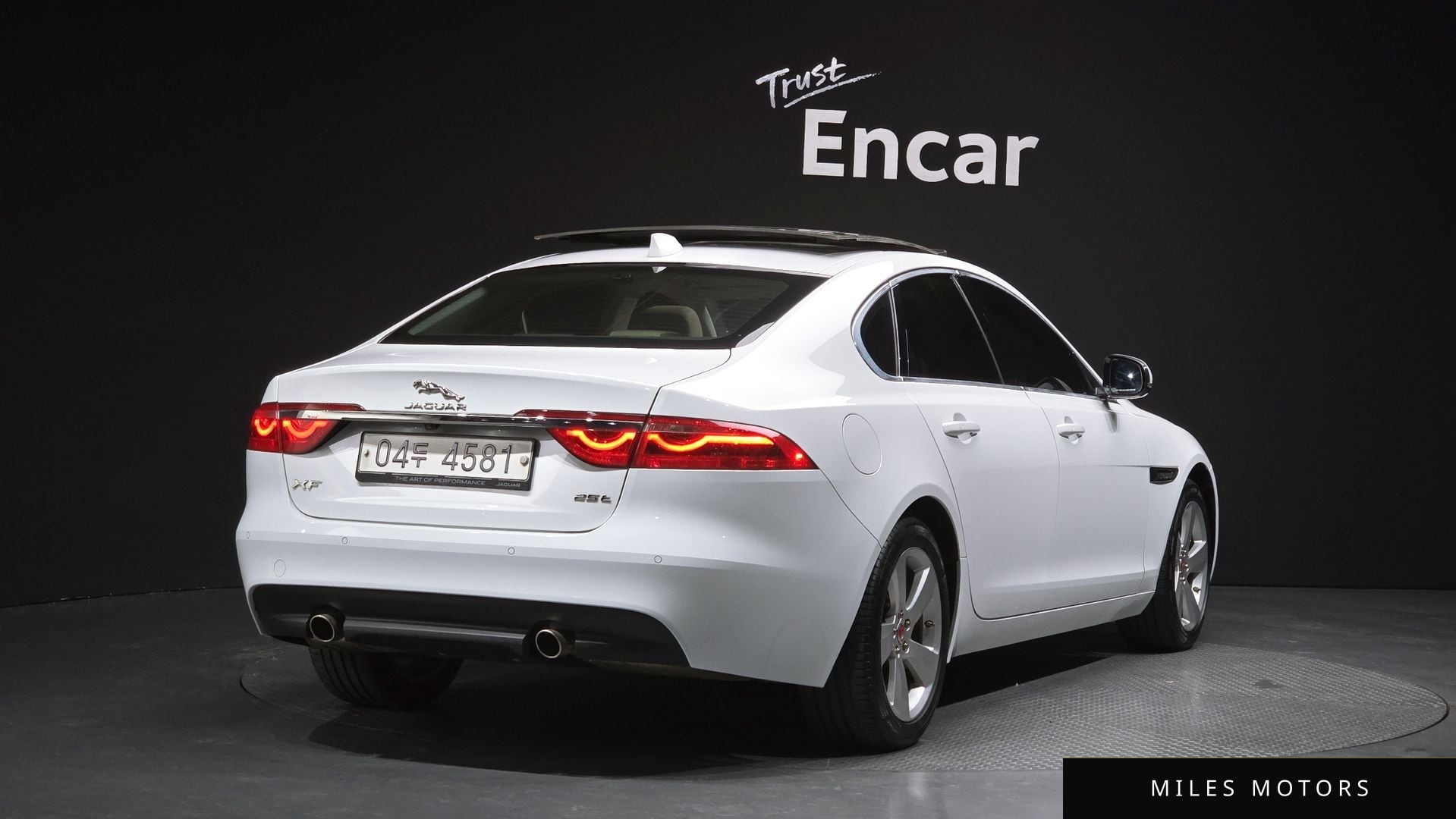 Jaguar XF (X260) 2018 — миниатюра 2
