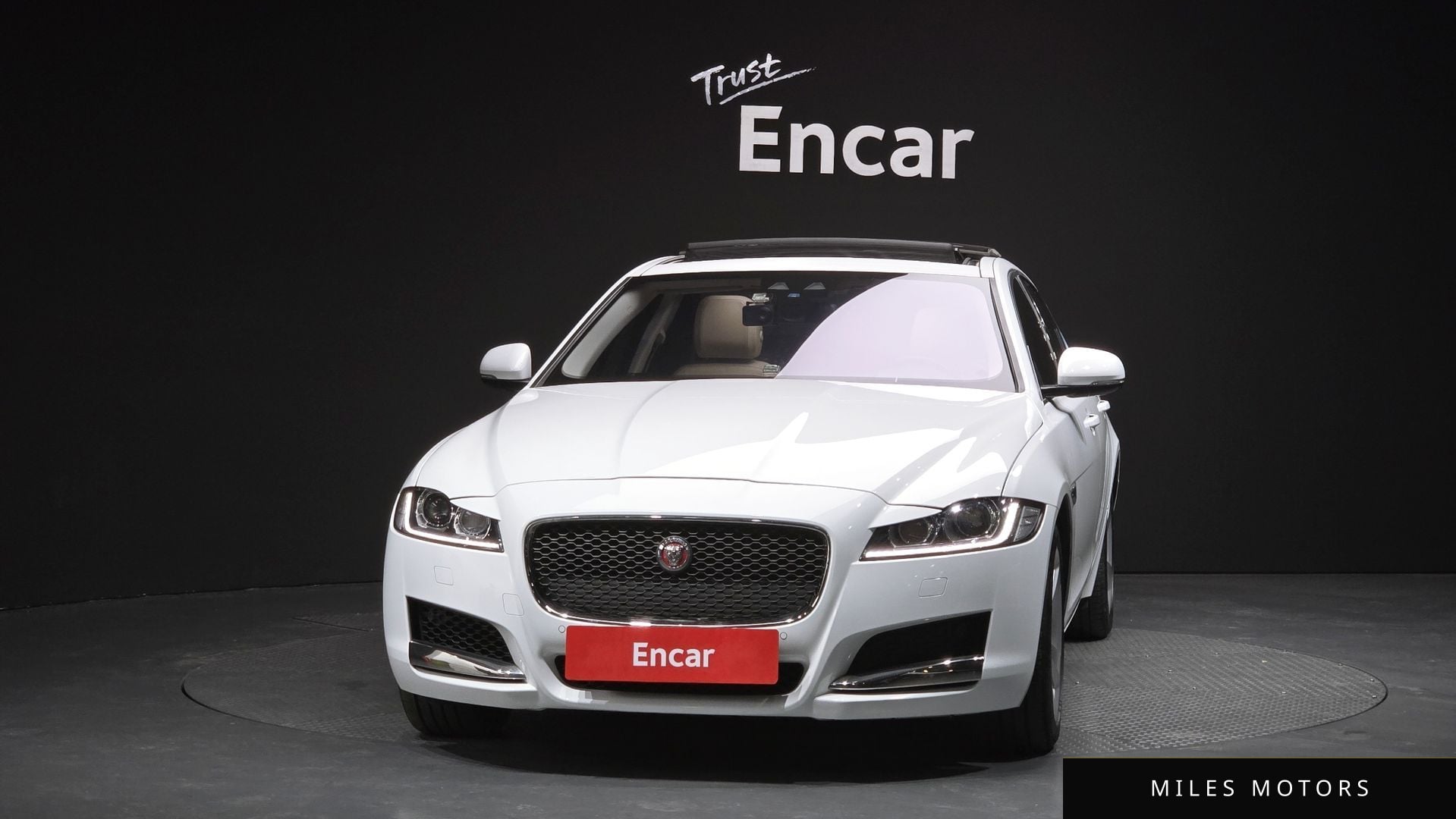 Jaguar XF (X260) 2018 — миниатюра 3