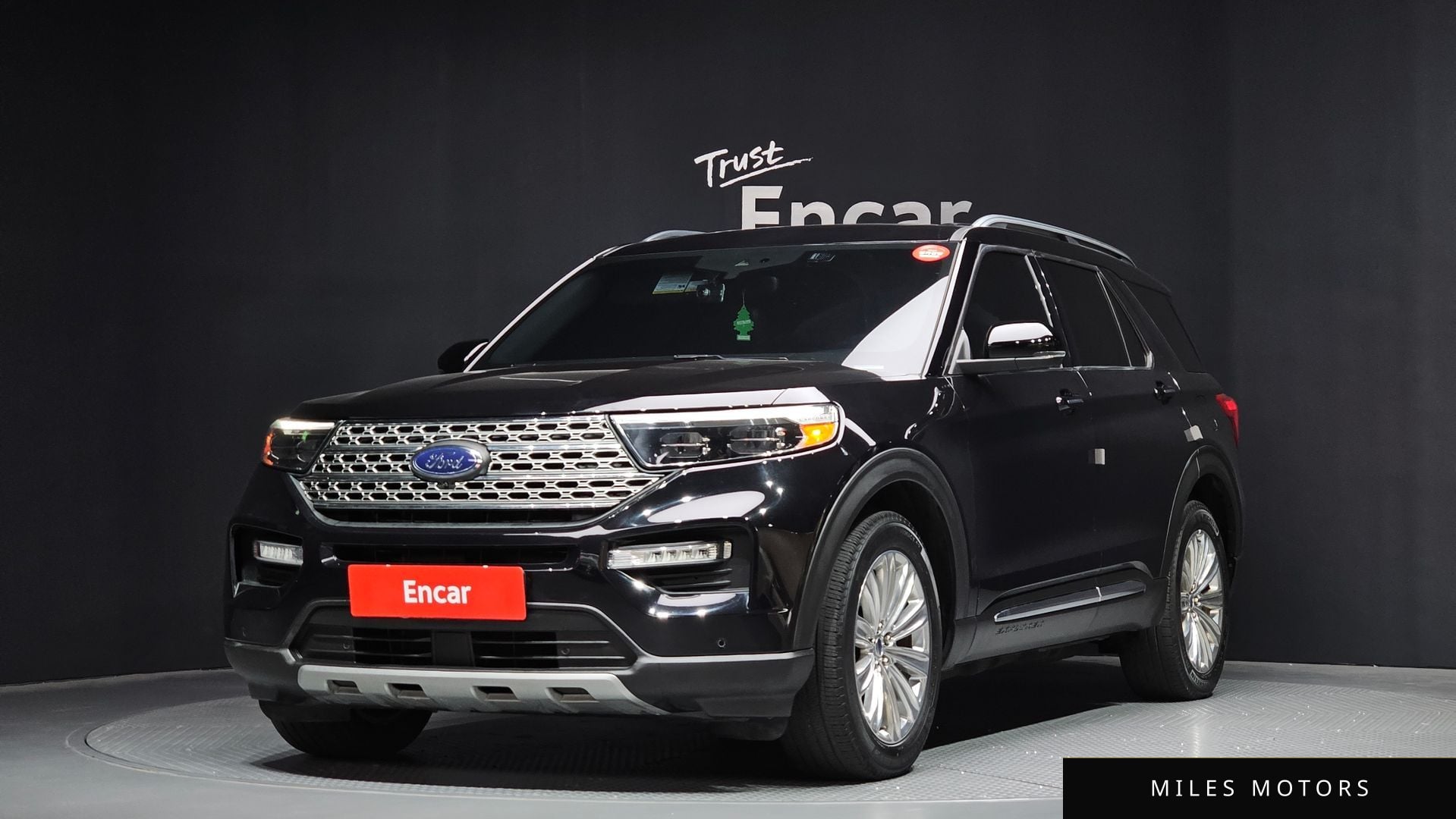 Ford Explorer 2020 — фото 1 из 12