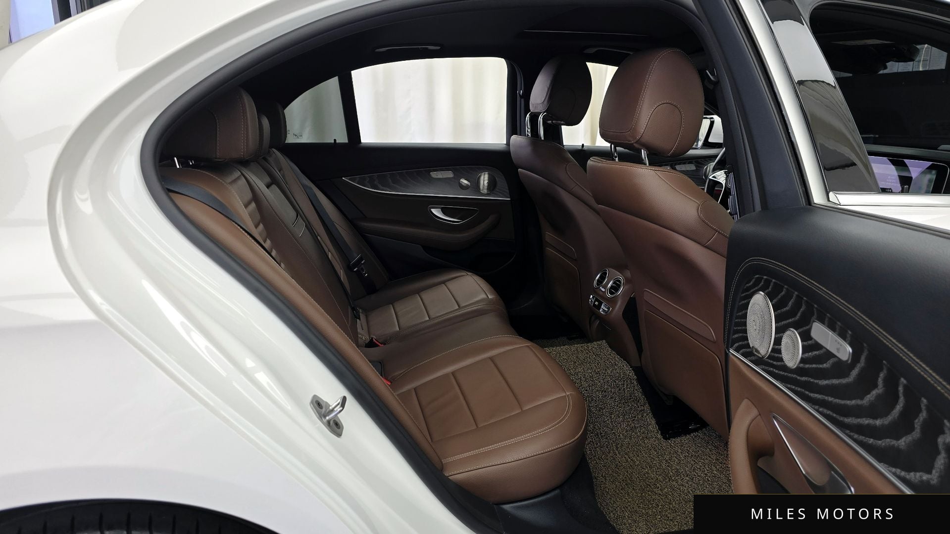 Mercedes-Benz E-클래스 W213 2022 — миниатюра 12