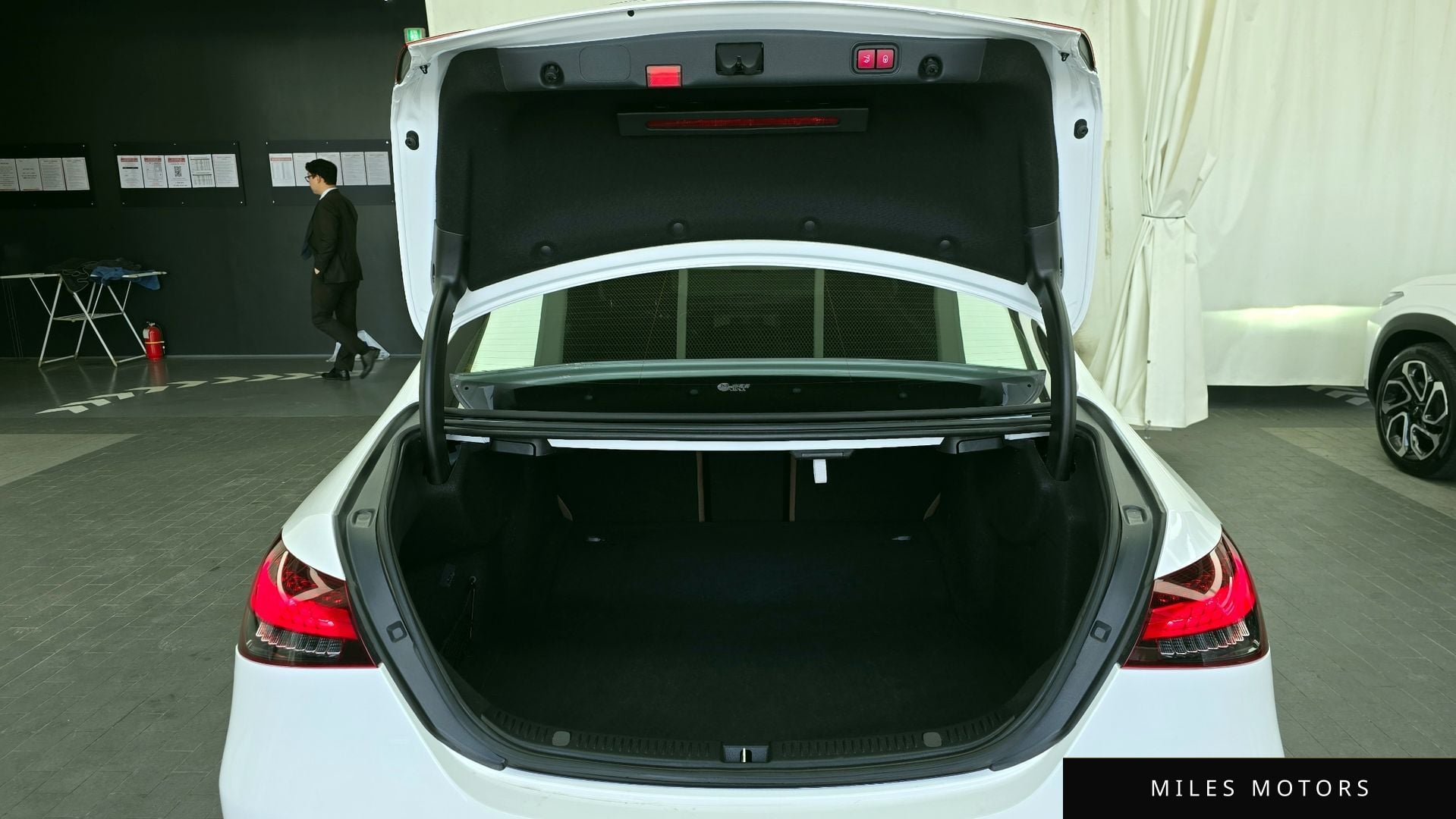 Mercedes-Benz E-클래스 W213 2022 — миниатюра 20