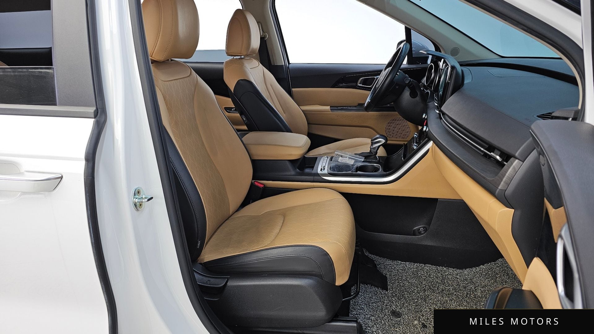Kia Carnival 2023 — миниатюра 11