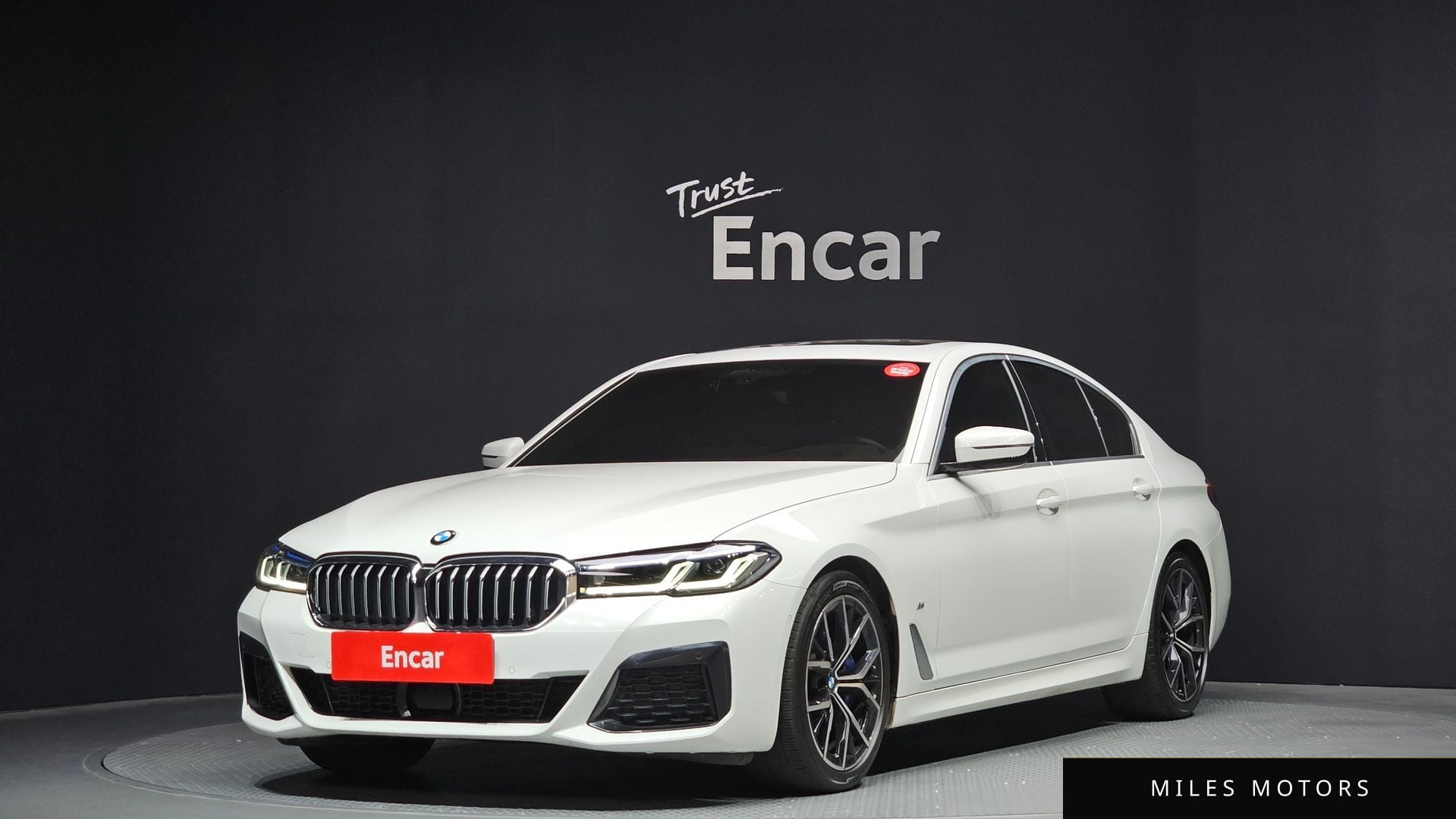 BMW 5 Series (G30) 2023 — фото 1 из 12