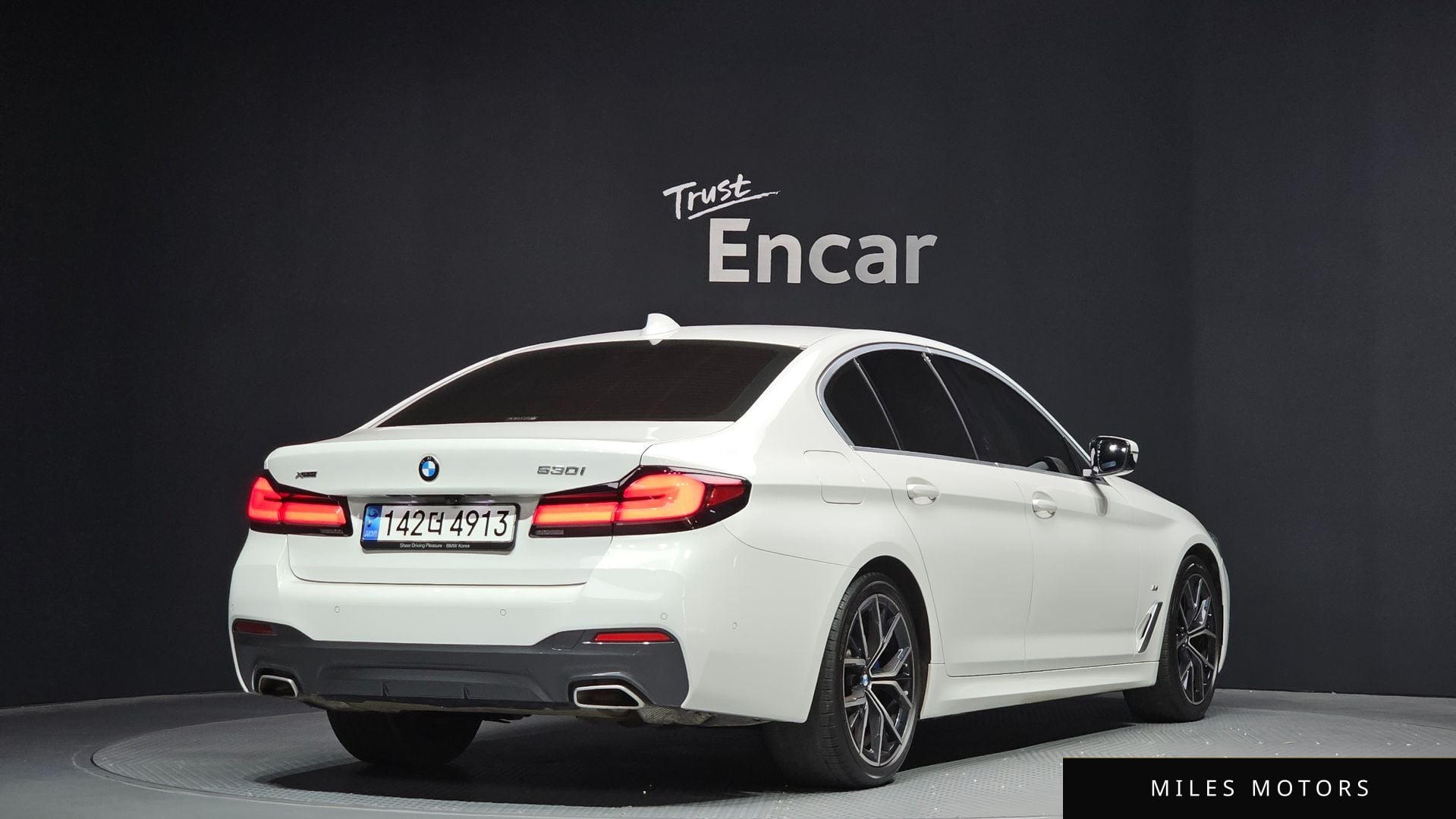 BMW 5 Series (G30) 2023 — миниатюра 2
