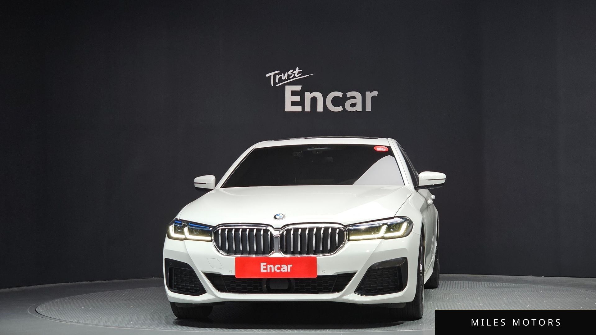 BMW 5 Series (G30) 2023 — миниатюра 3