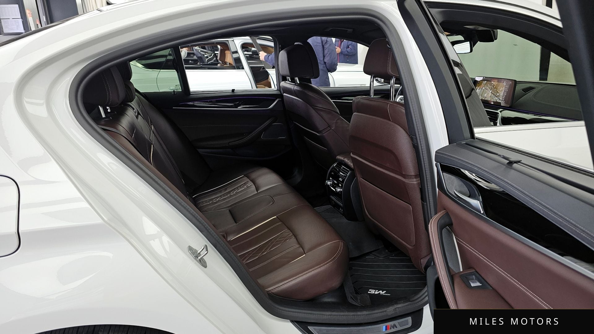 BMW 5 Series (G30) 2023 — миниатюра 12