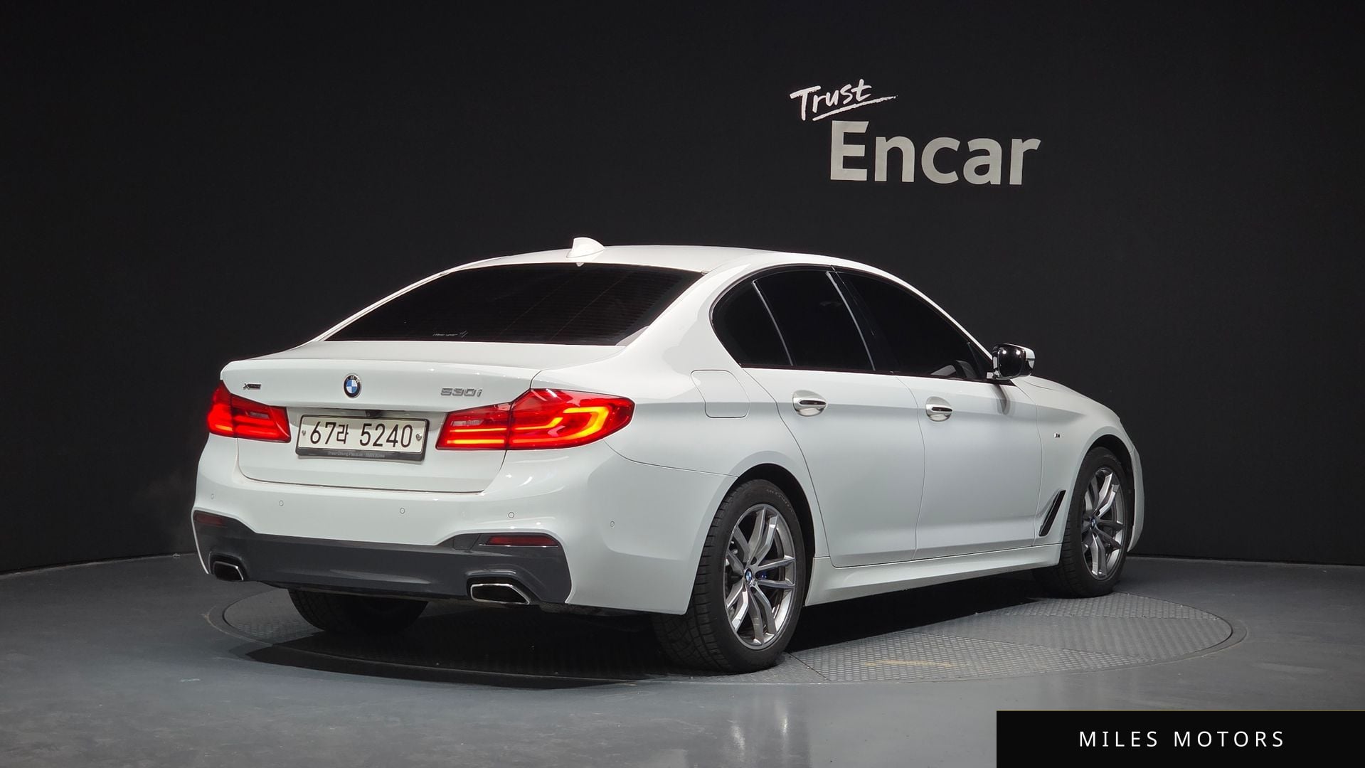 BMW 5 Series (G30) 2017 — миниатюра 2