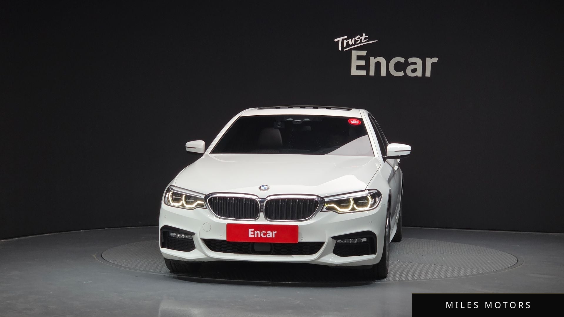 BMW 5 Series (G30) 2017 — миниатюра 3