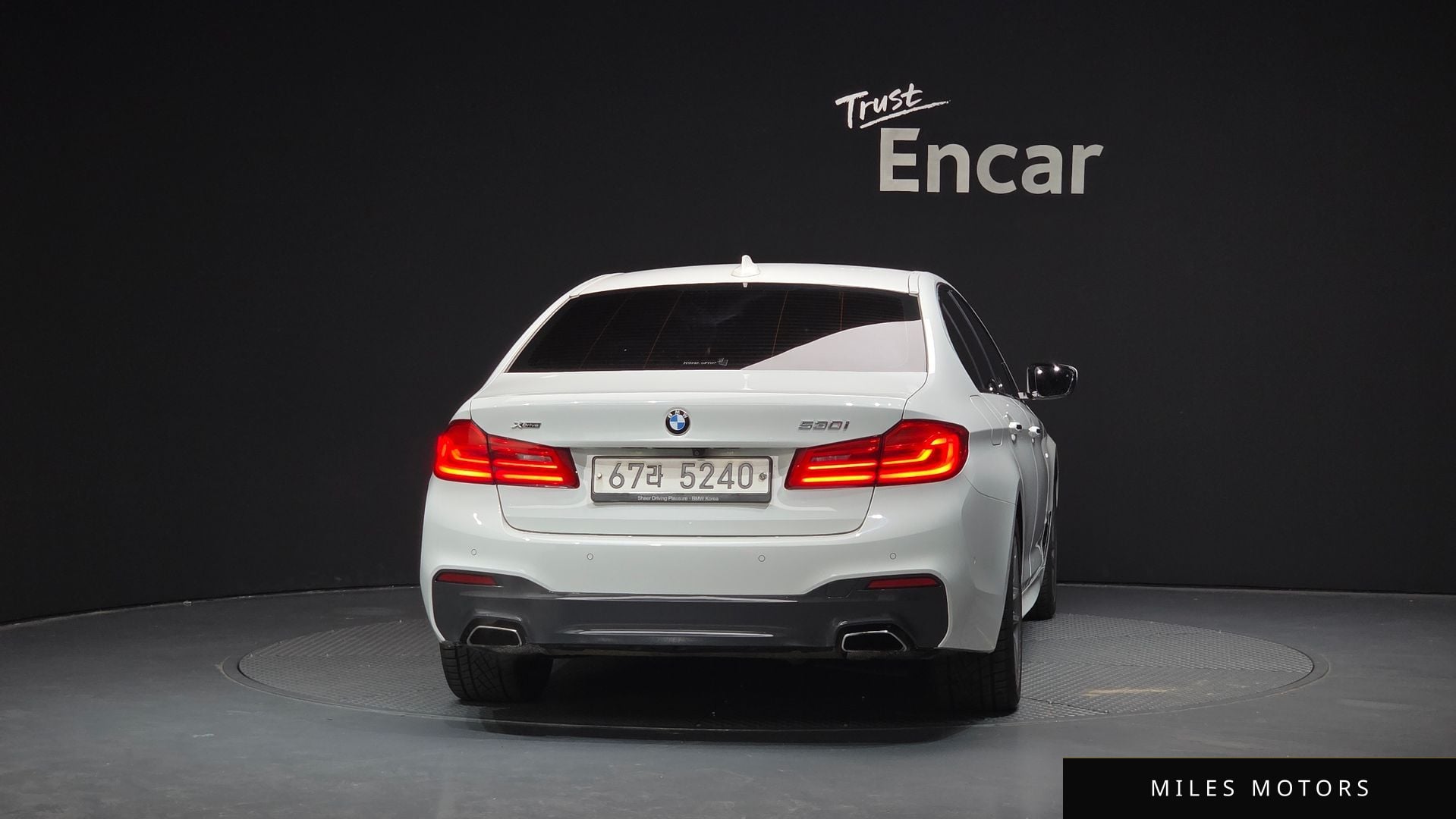 BMW 5 Series (G30) 2017 — миниатюра 4