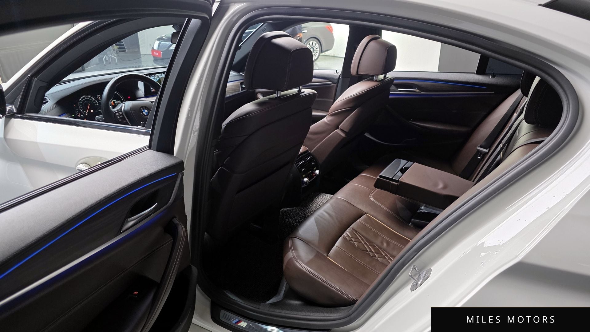 BMW 5 Series (G30) 2017 — миниатюра 11
