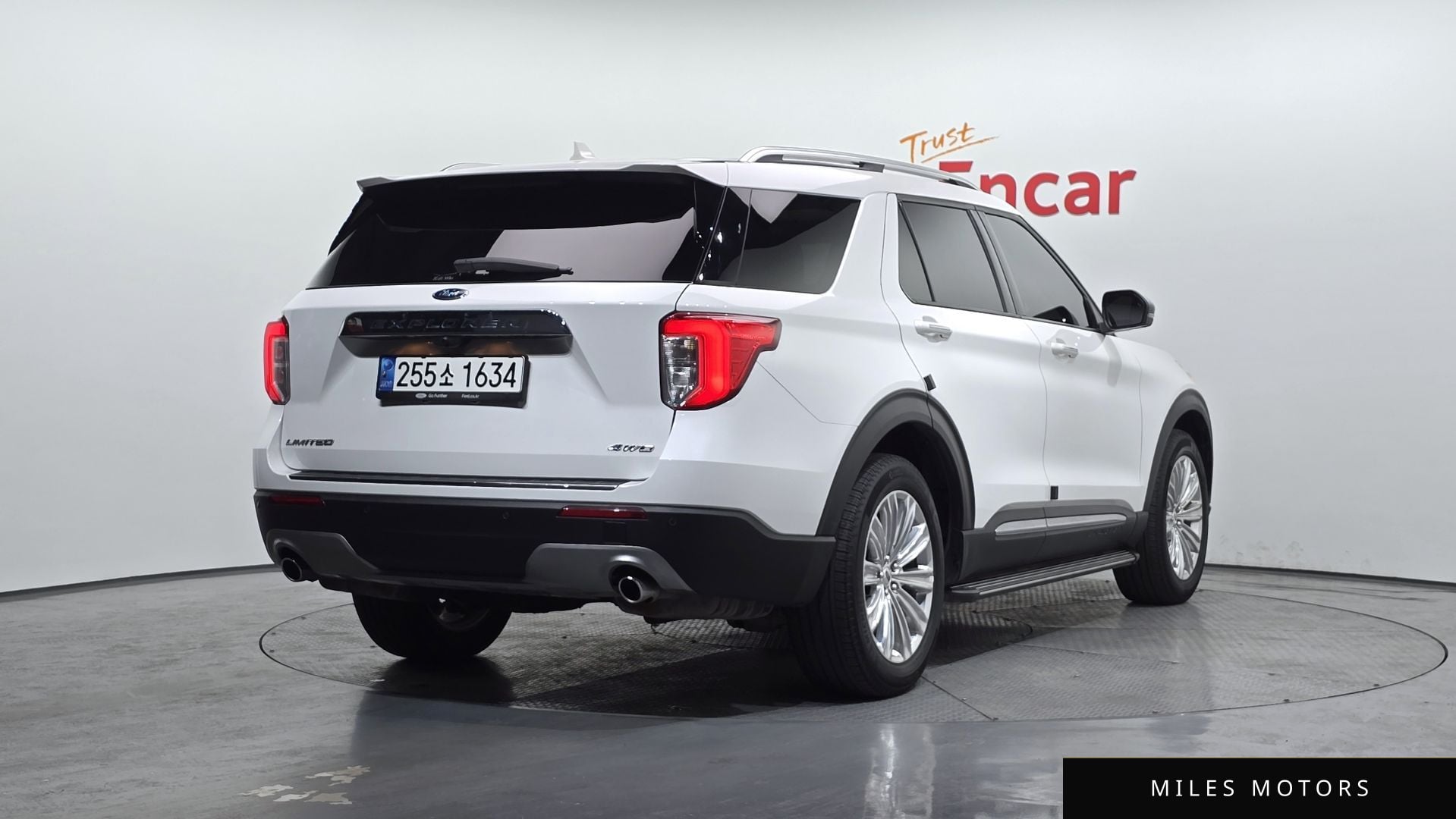 Ford Explorer 2021 — миниатюра 2