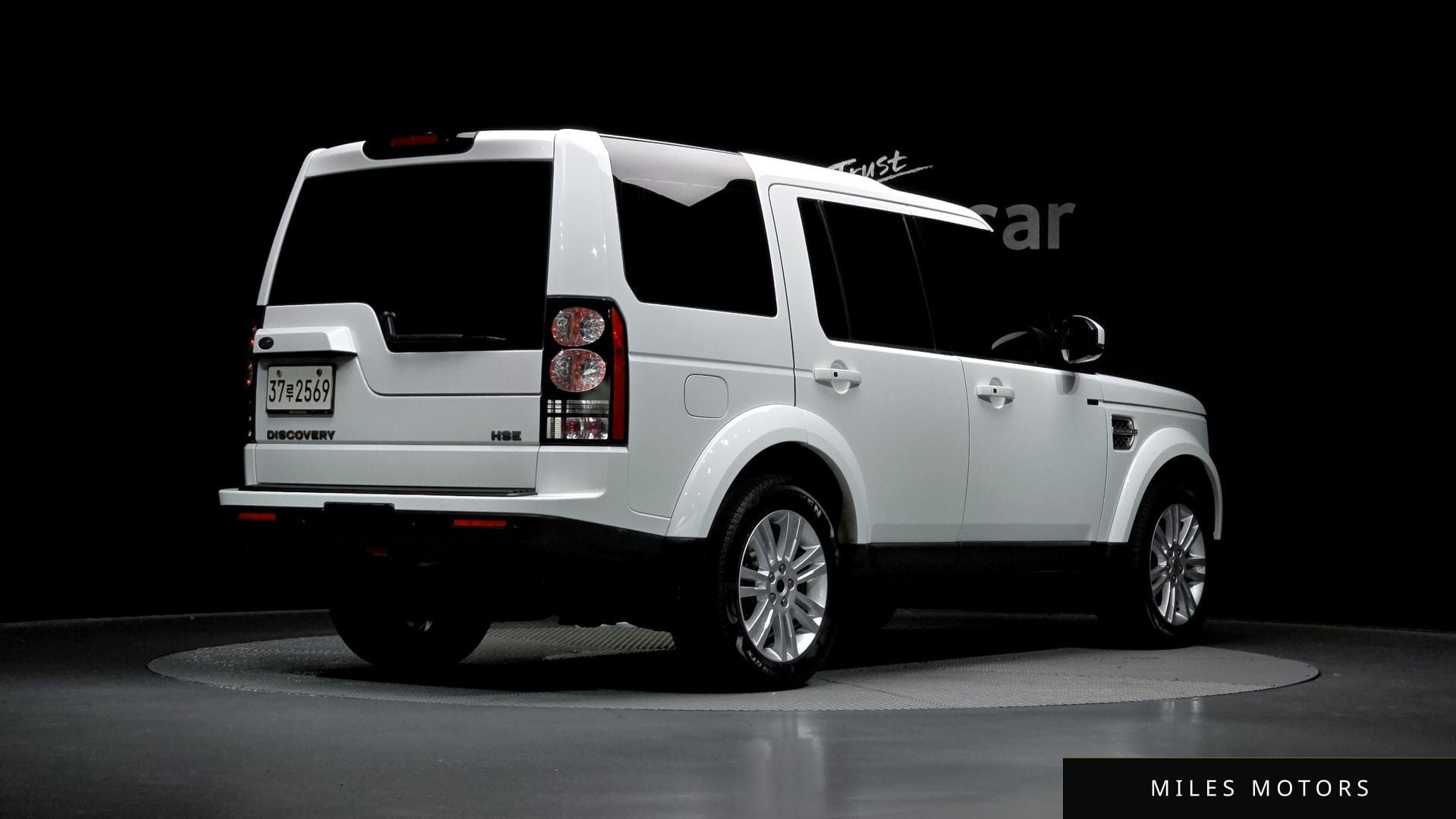 Land Rover Discovery 2014 — миниатюра 2
