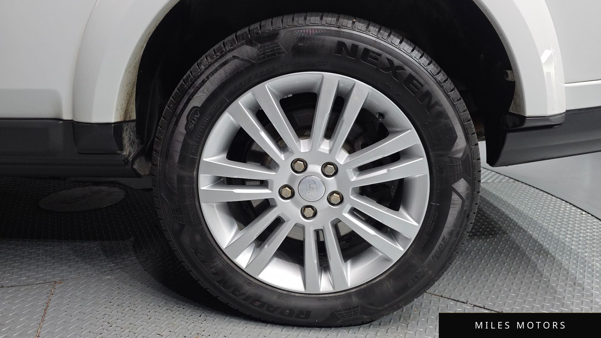 Land Rover Discovery 2014 — миниатюра 5