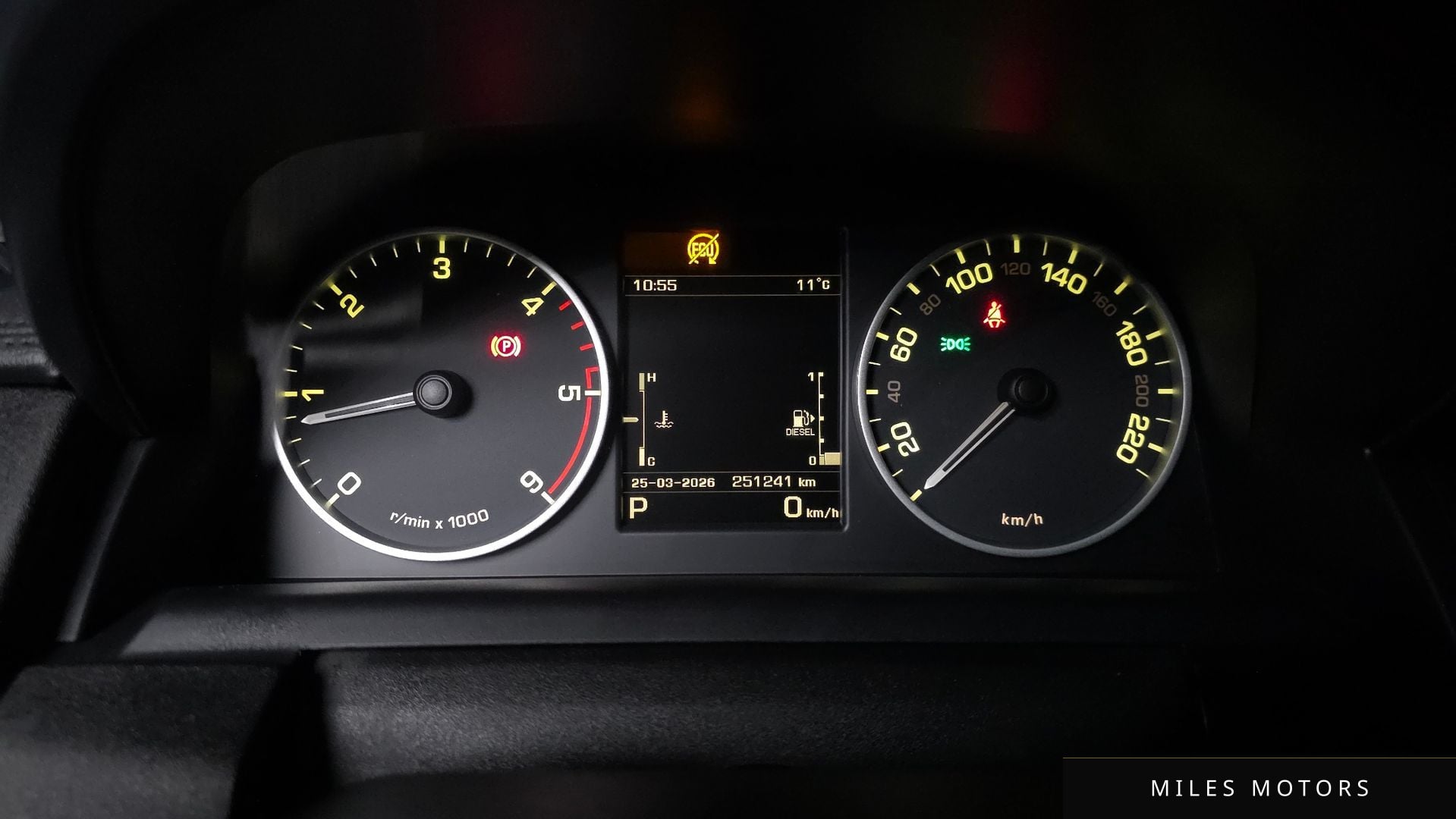 Land Rover Discovery 2014 — миниатюра 8