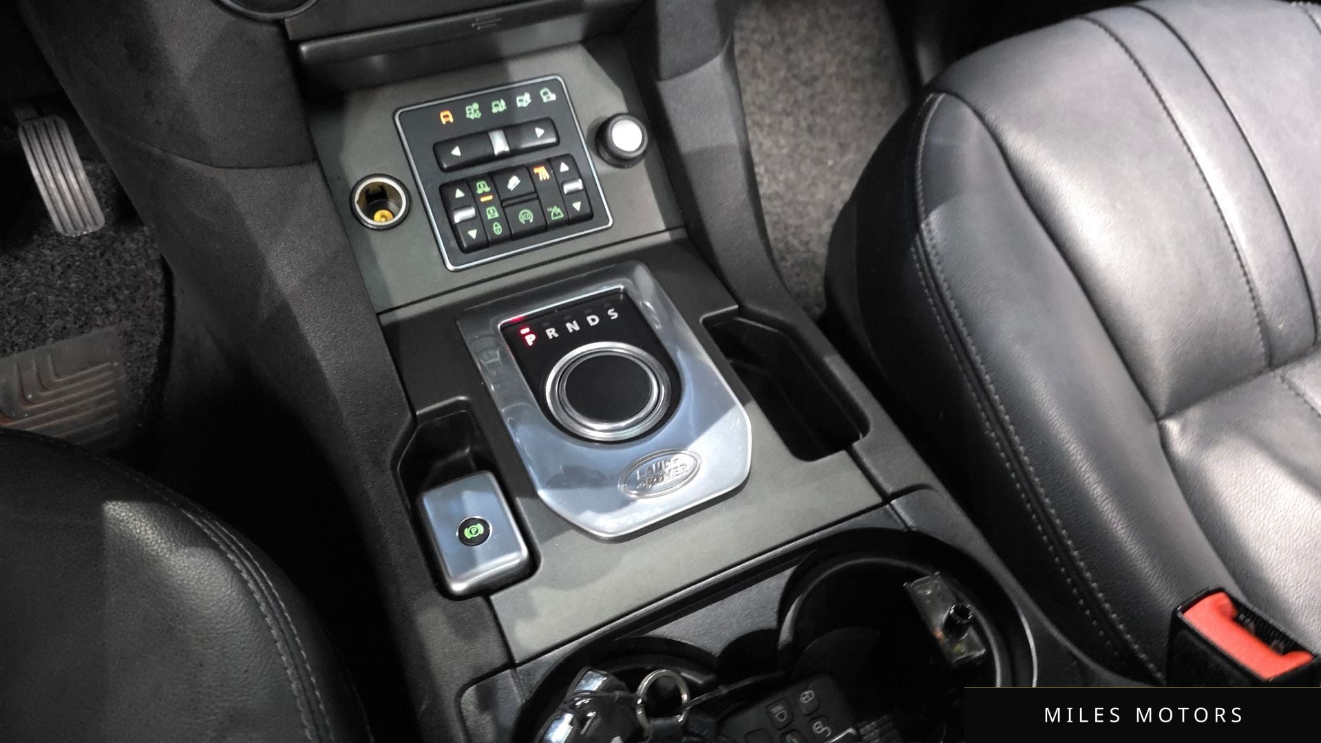Land Rover Discovery 2014 — миниатюра 9