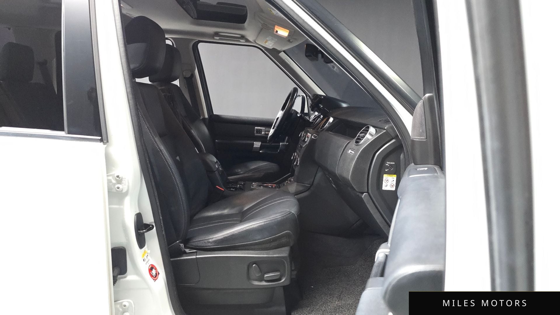 Land Rover Discovery 2014 — миниатюра 11