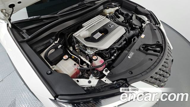 Лексус UX250h 2019 — миниатюра 6