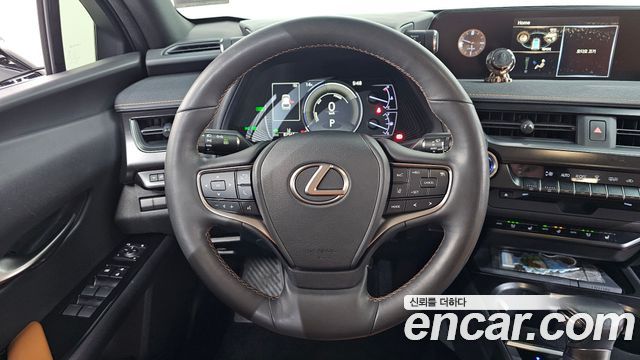 Лексус UX250h 2019 — миниатюра 13