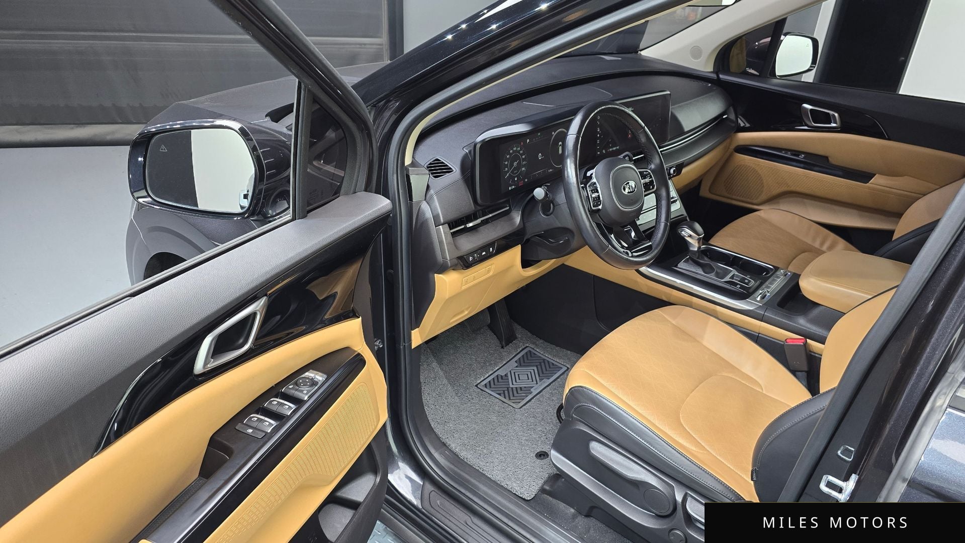 Kia Carnival 2021 — миниатюра 10
