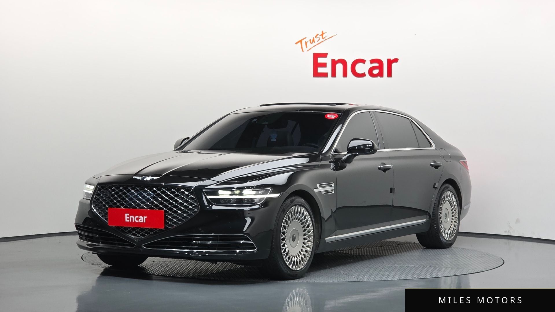 Genesis G90 2019 — фото 1 из 12
