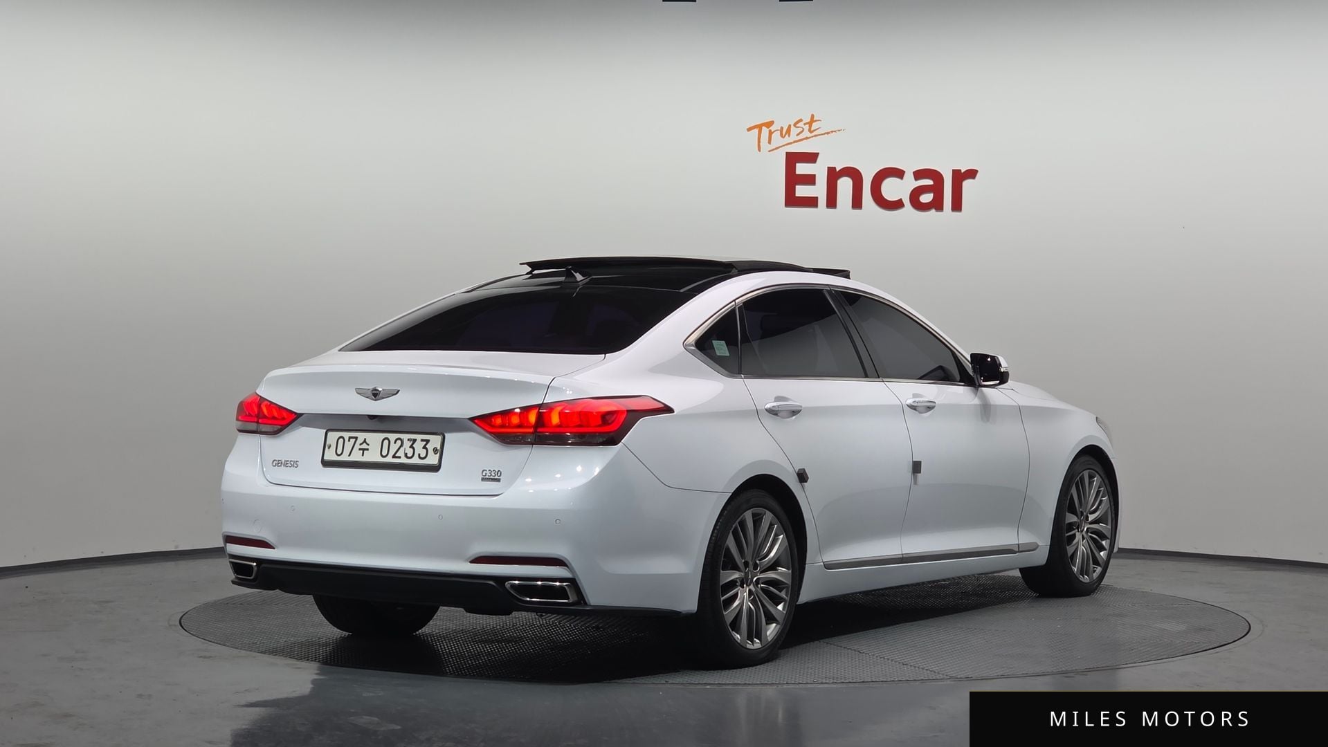 Hyundai Genesis 2016 — миниатюра 2