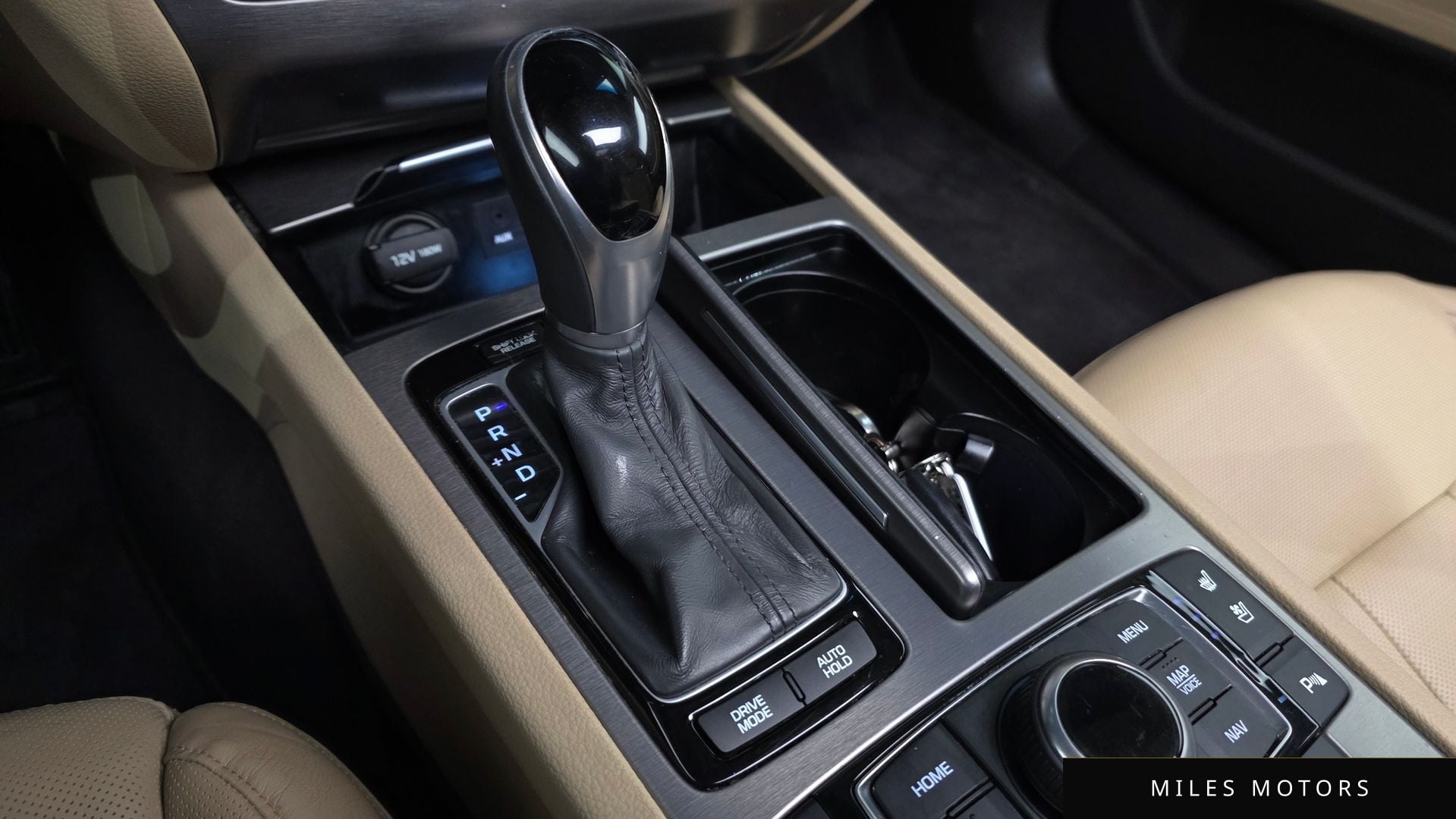 Hyundai Genesis 2016 — миниатюра 9