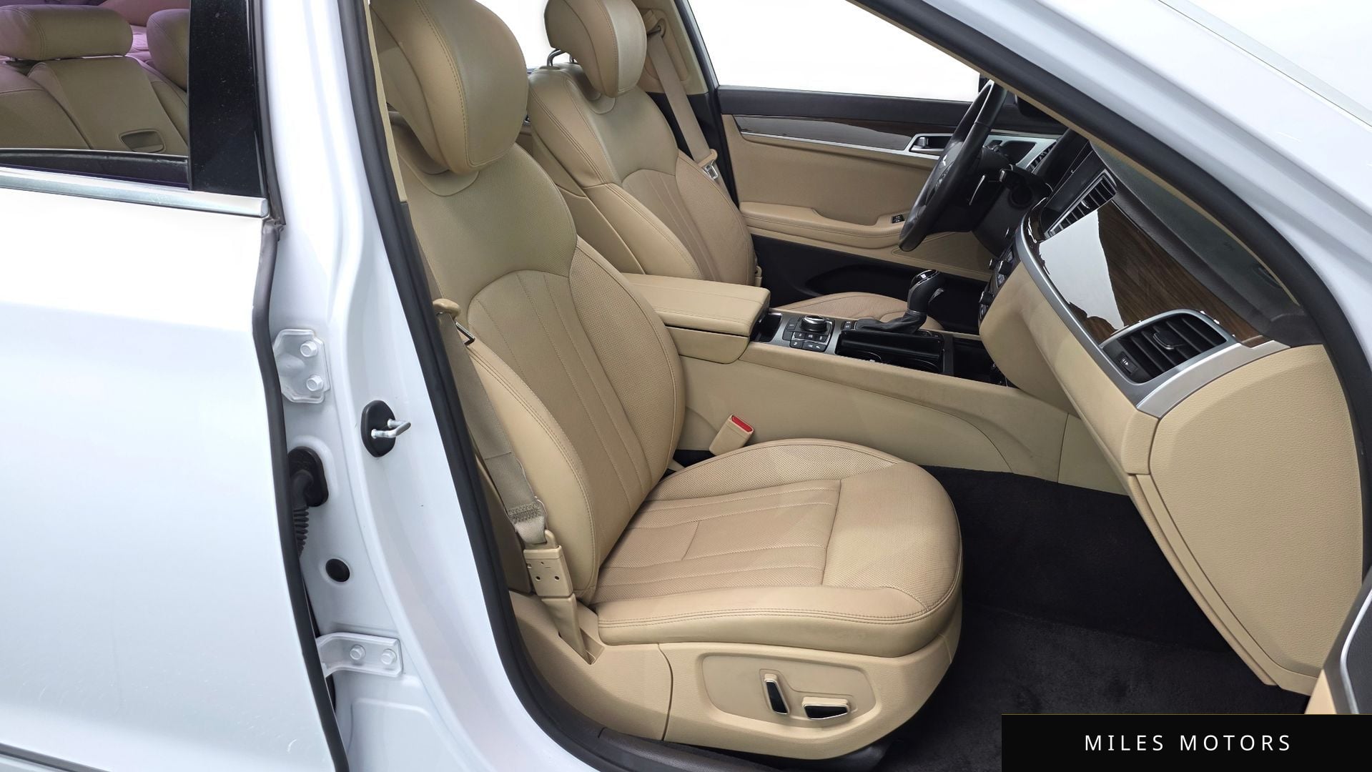 Hyundai Genesis 2016 — миниатюра 10