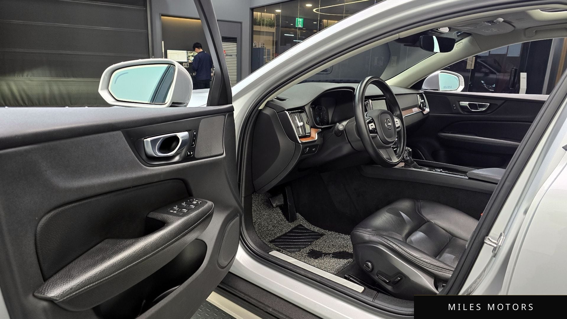 Volvo V60 크로스컨트리 2020 — миниатюра 11