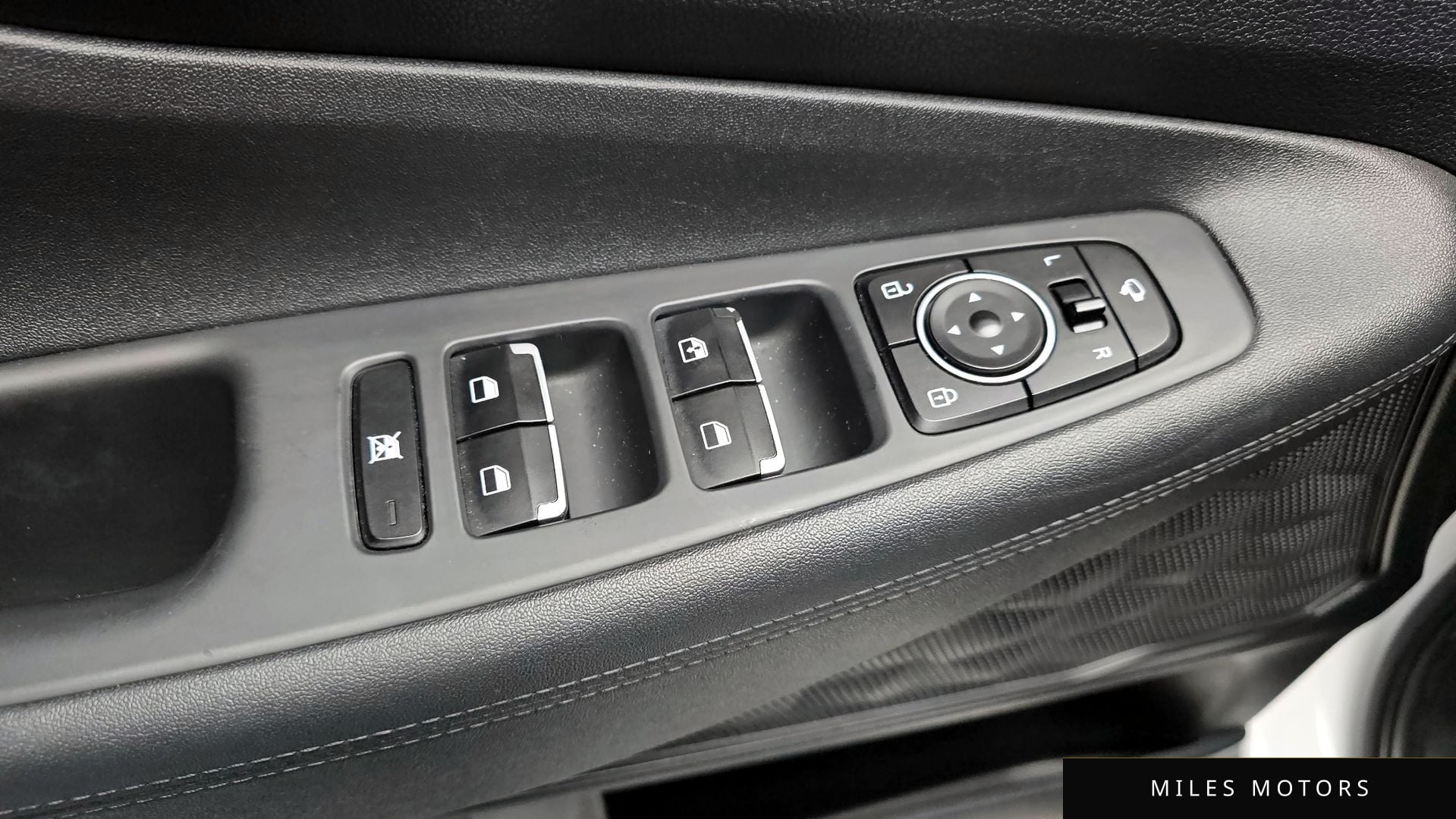 Hyundai Santafe 2019 — миниатюра 18