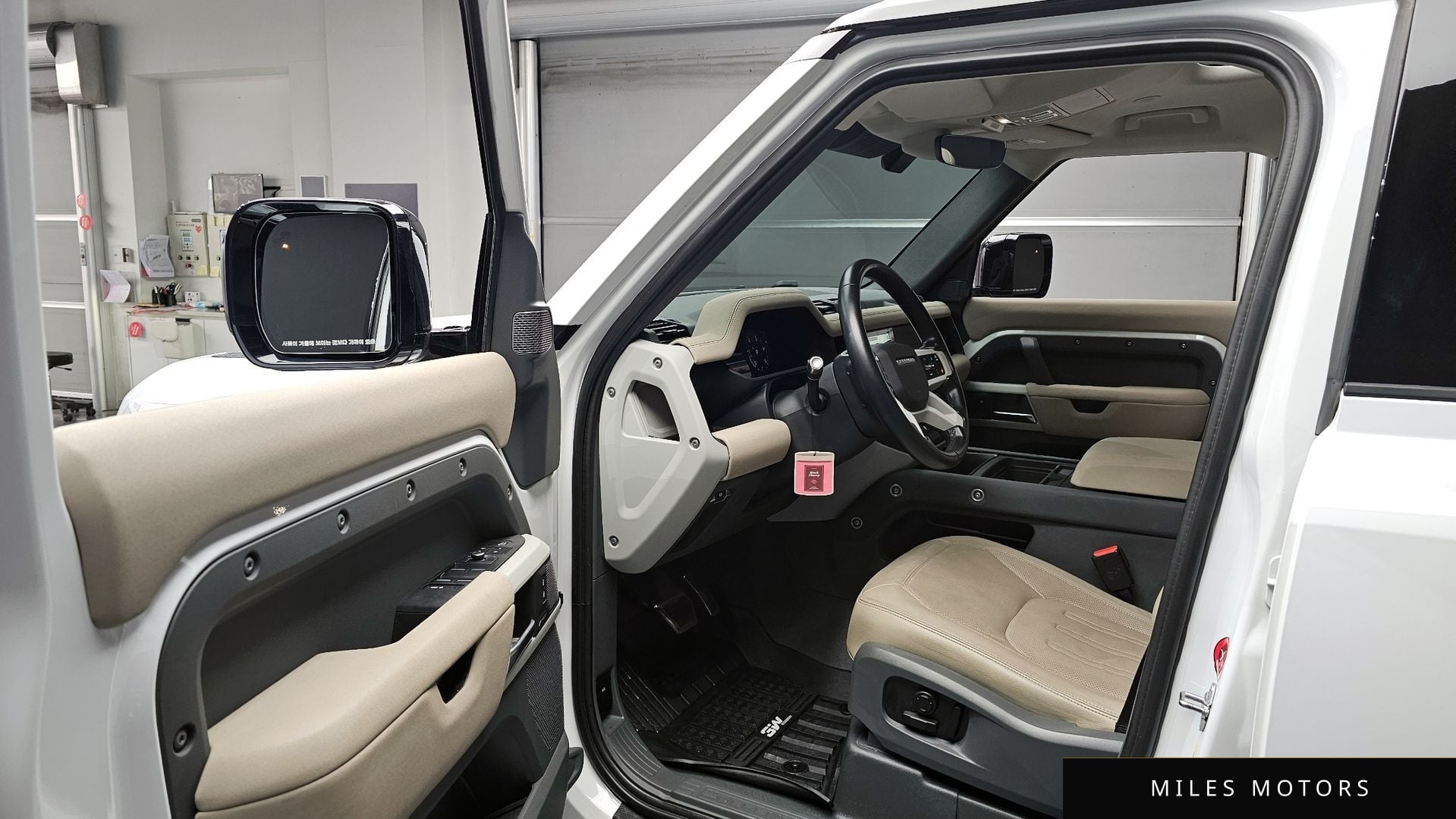 Land Rover Defender 2022 — миниатюра 10